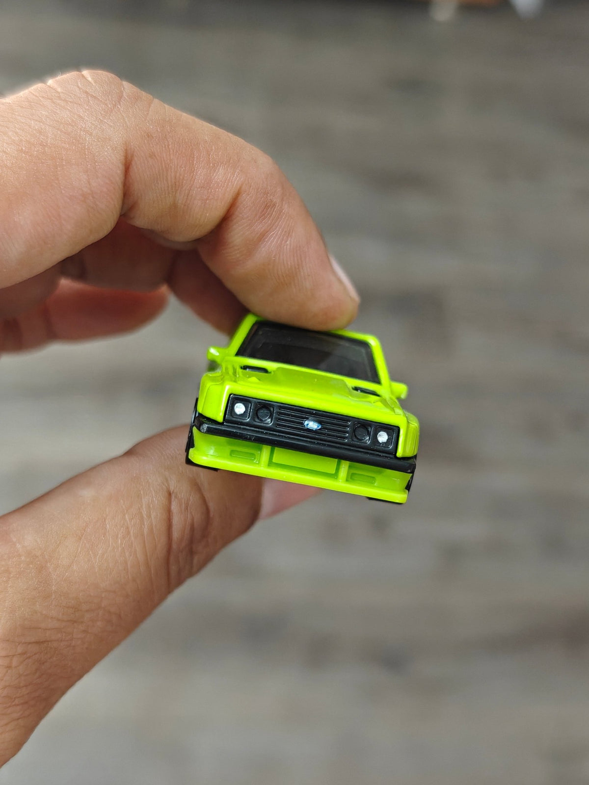 Hot Wheels Ford Escort RS2000 - Green (Uncarded - New) - Kinder Logs