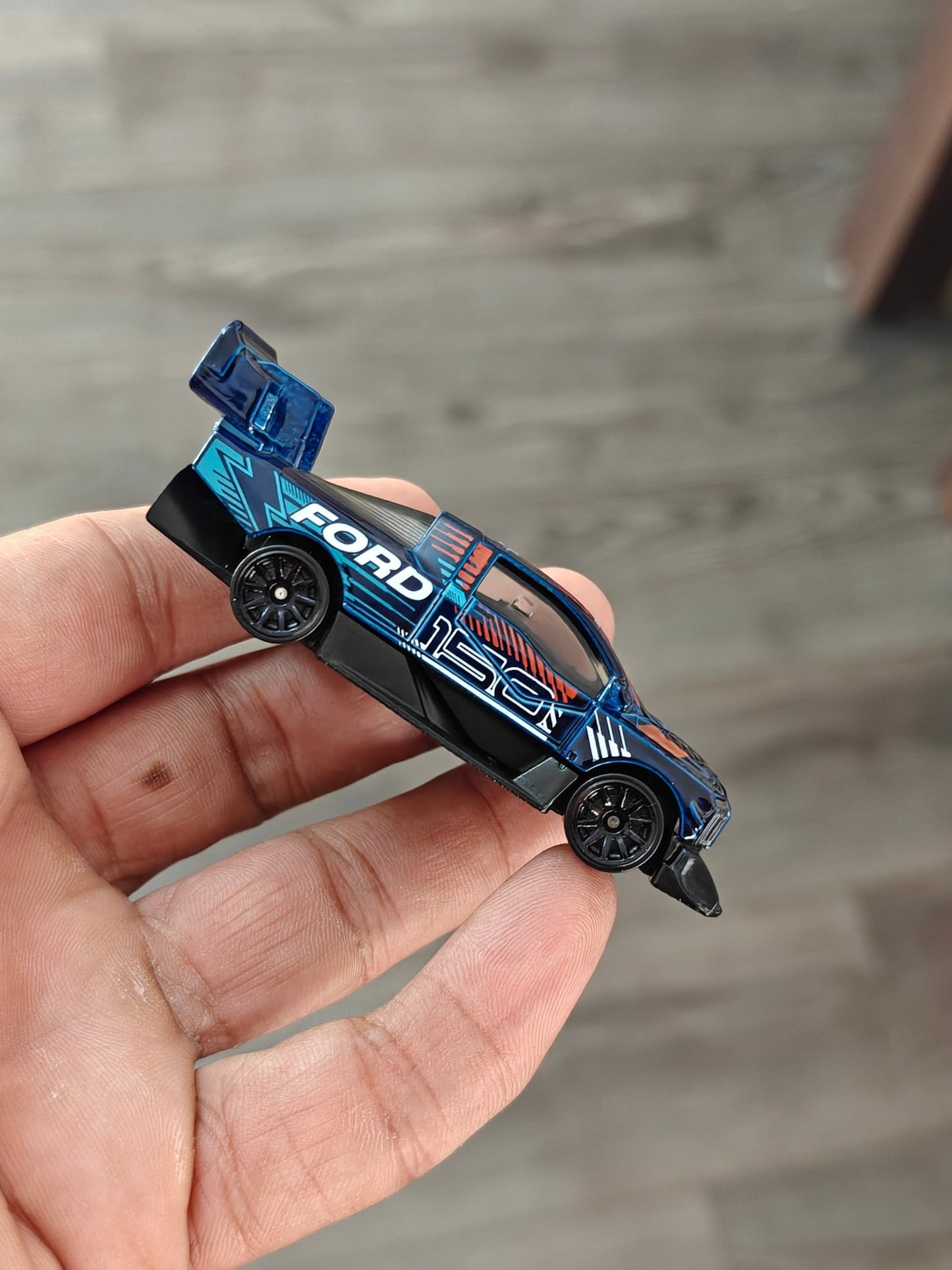 Hot Wheels Ford F - 150 Lightning Supertruck (Uncarded - New) - Kinder Logs