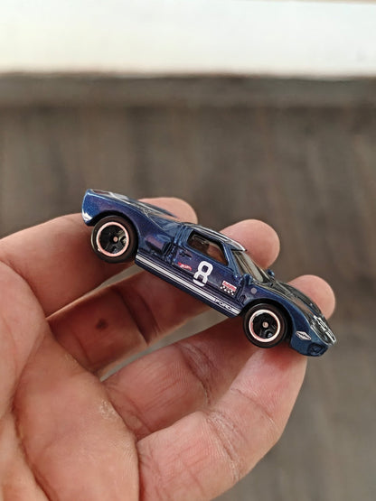 Hot Wheels Ford GT40 8 - Blue (Uncarded - New) - Kinder Logs