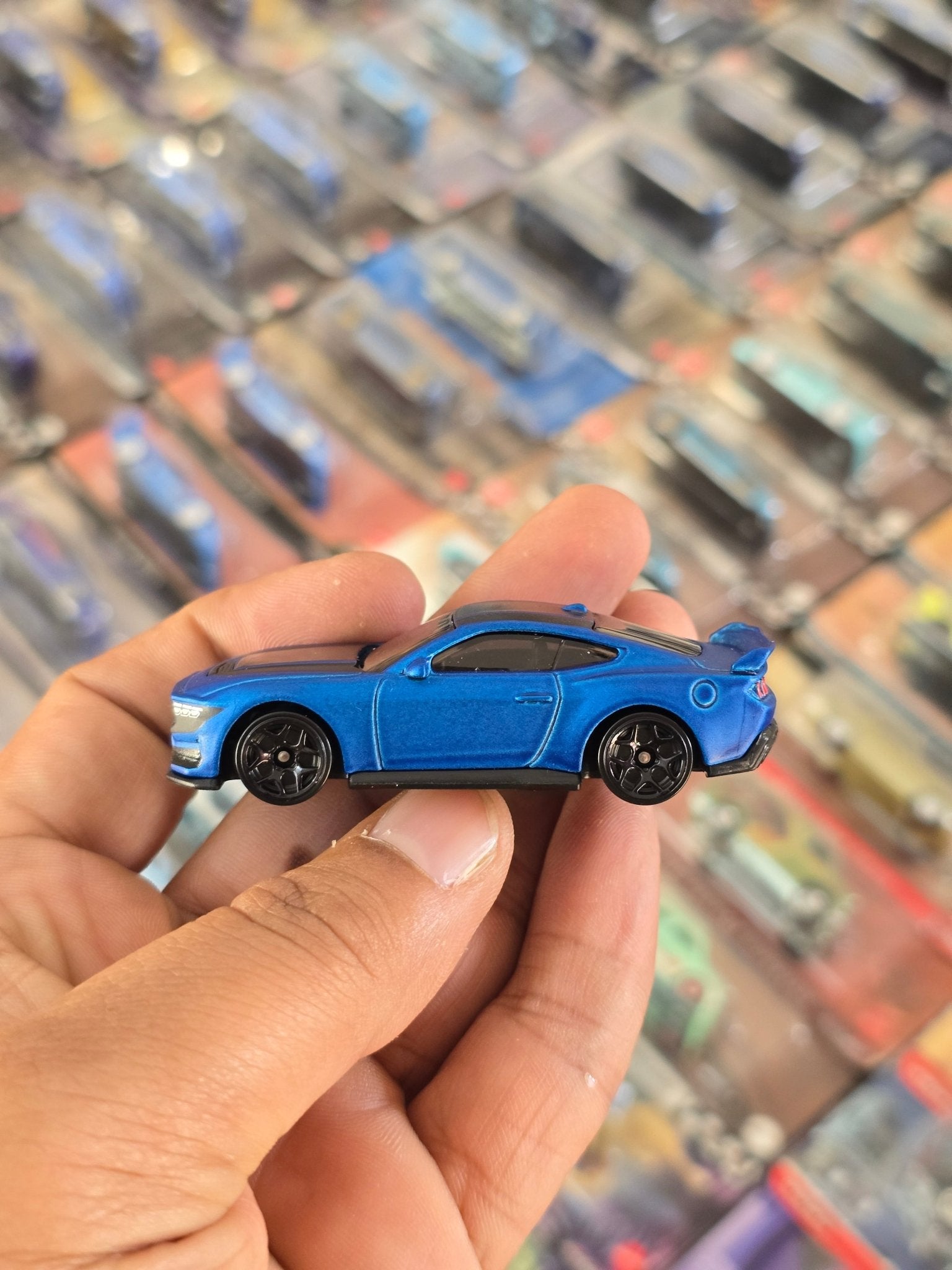 Hot Wheels Ford Mustang Dark Horse (Uncarded) - Kinder Logs