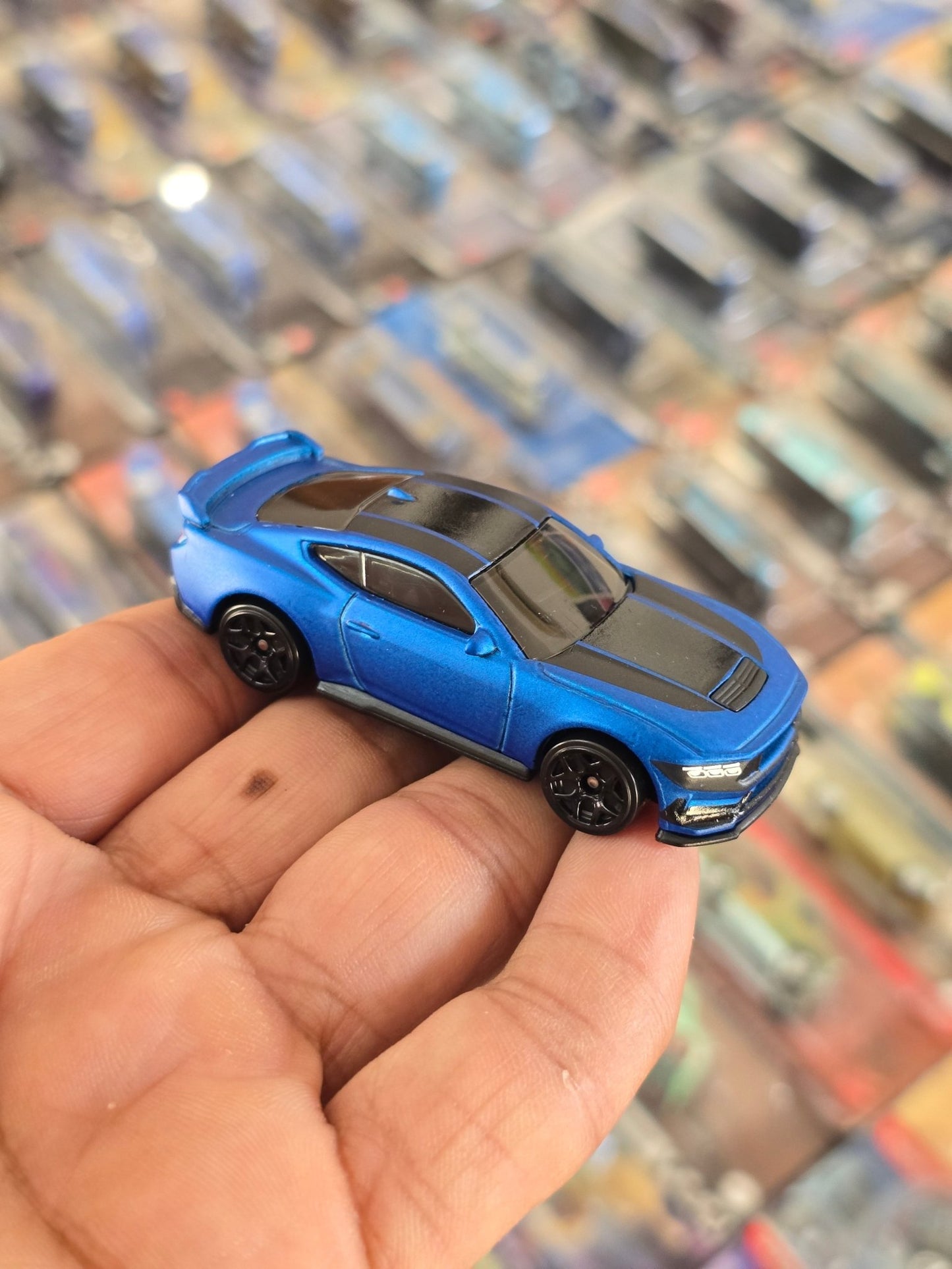 Hot Wheels Ford Mustang Dark Horse (Uncarded) - Kinder Logs