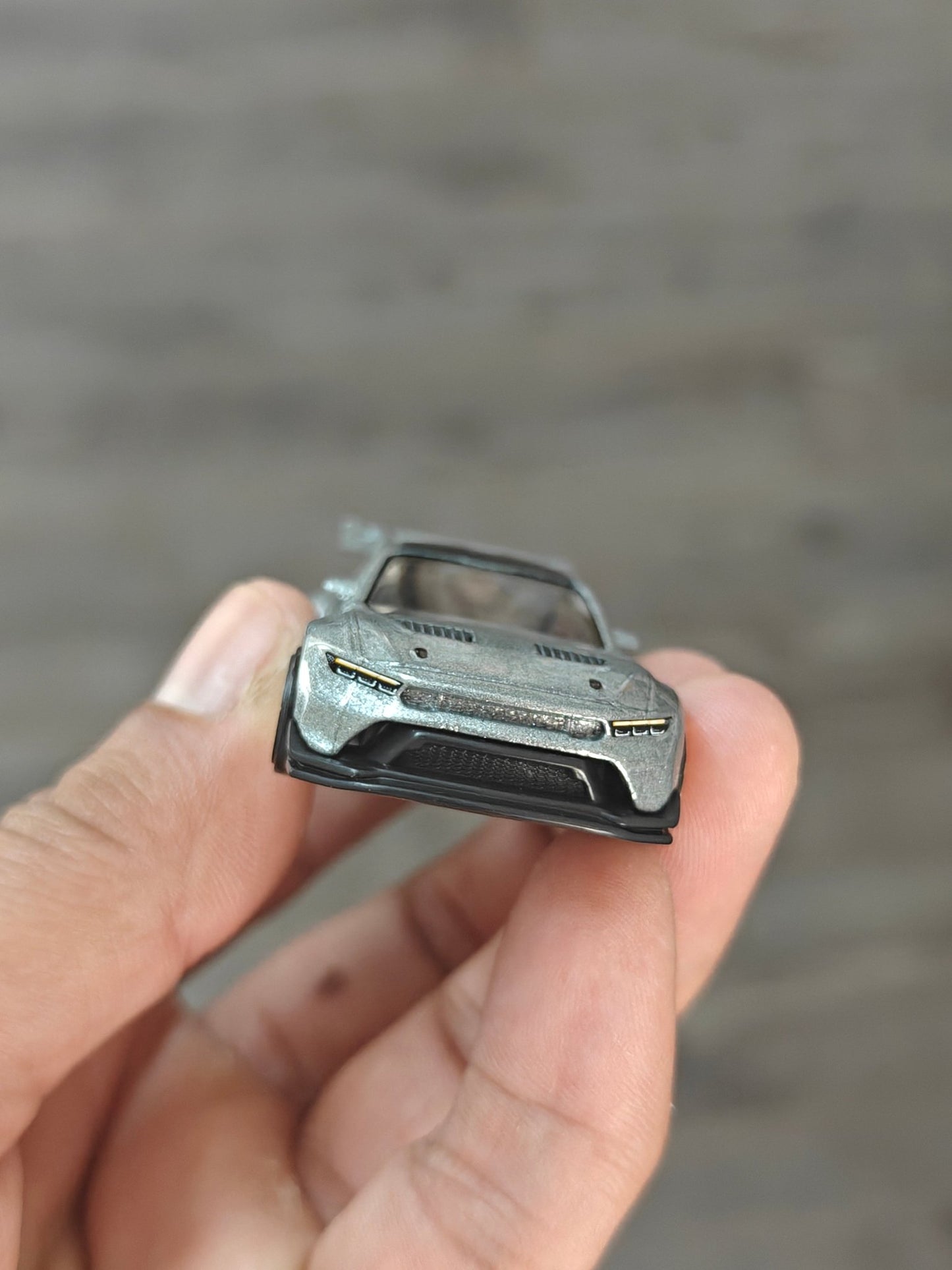 Hot Wheels Ford Mustang GTD - Silver (Uncarded - New) - Kinder Logs