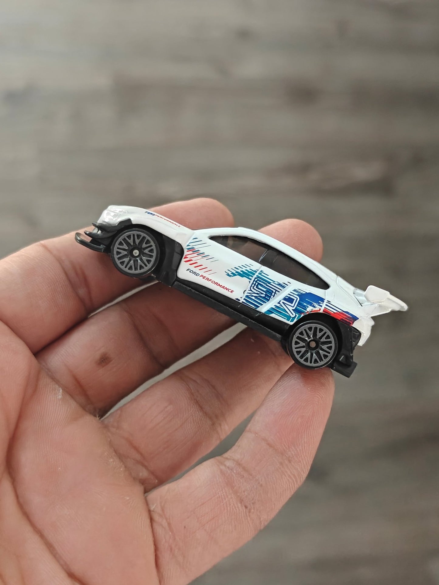 Hot Wheels Ford Mustang Mach - E 1400 - White (Uncarded - New) - Kinder Logs