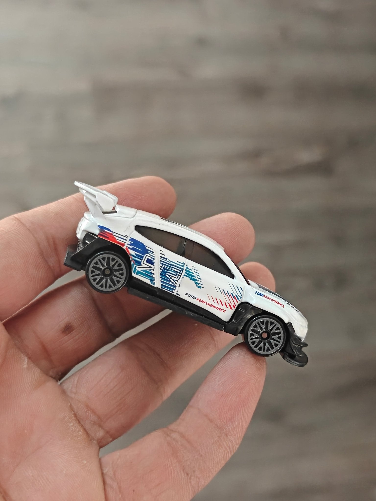 Hot Wheels Ford Mustang Mach - E 1400 - White (Uncarded - New) - Kinder Logs
