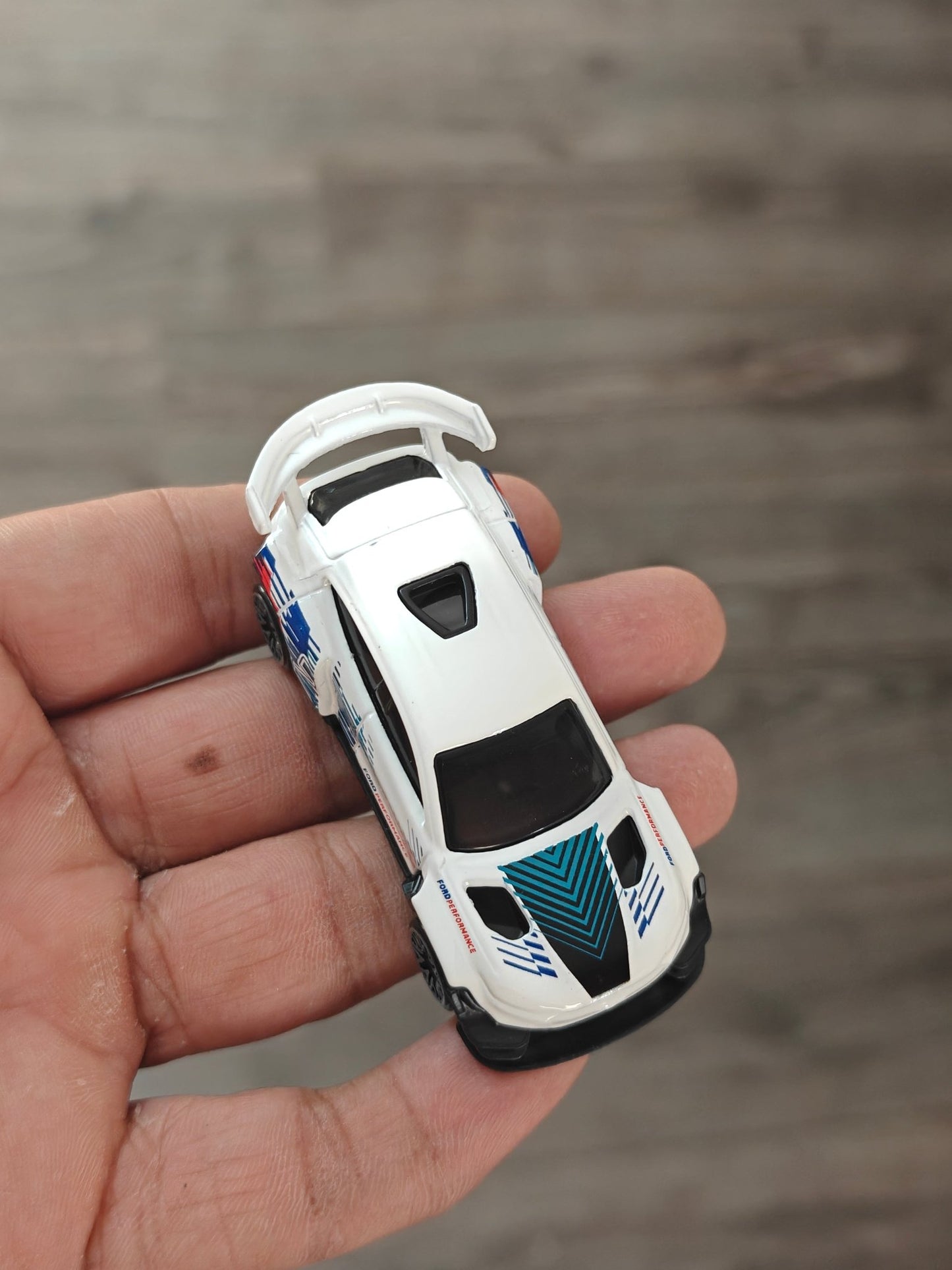 Hot Wheels Ford Mustang Mach - E 1400 - White (Uncarded - New) - Kinder Logs