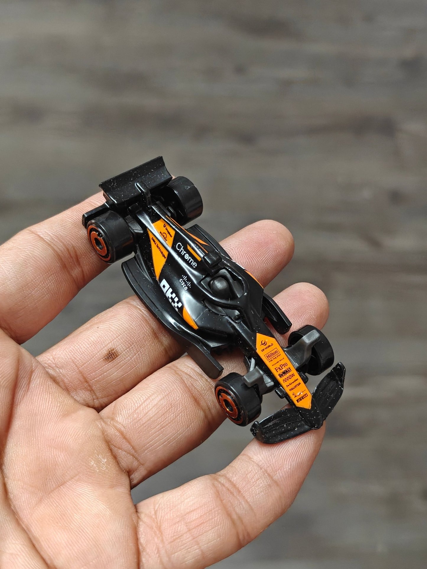 Hot Wheels Formula 1 McLaren F1 - Black (Uncarded - New) - Kinder Logs