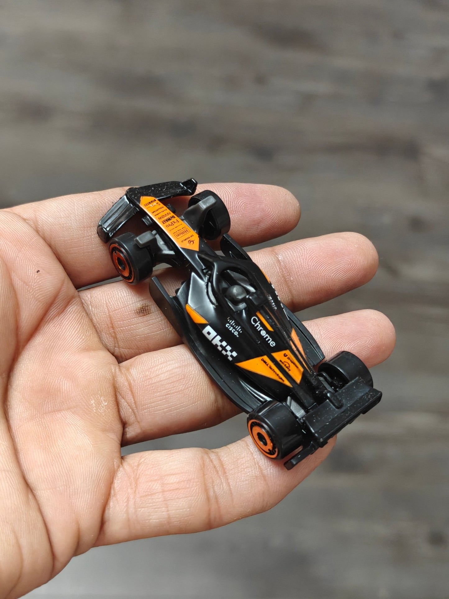 Hot Wheels Formula 1 McLaren F1 - Black (Uncarded - New) - Kinder Logs
