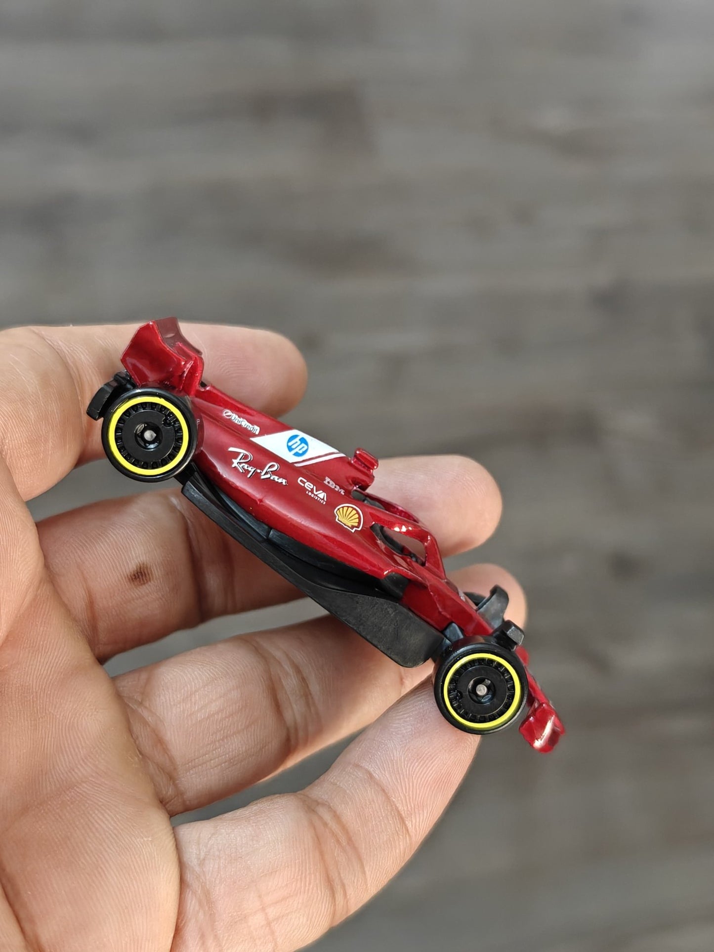 Hot Wheels Formula 1 Scuderia Ferrari HP - Red (Uncarded - New) - Kinder Logs
