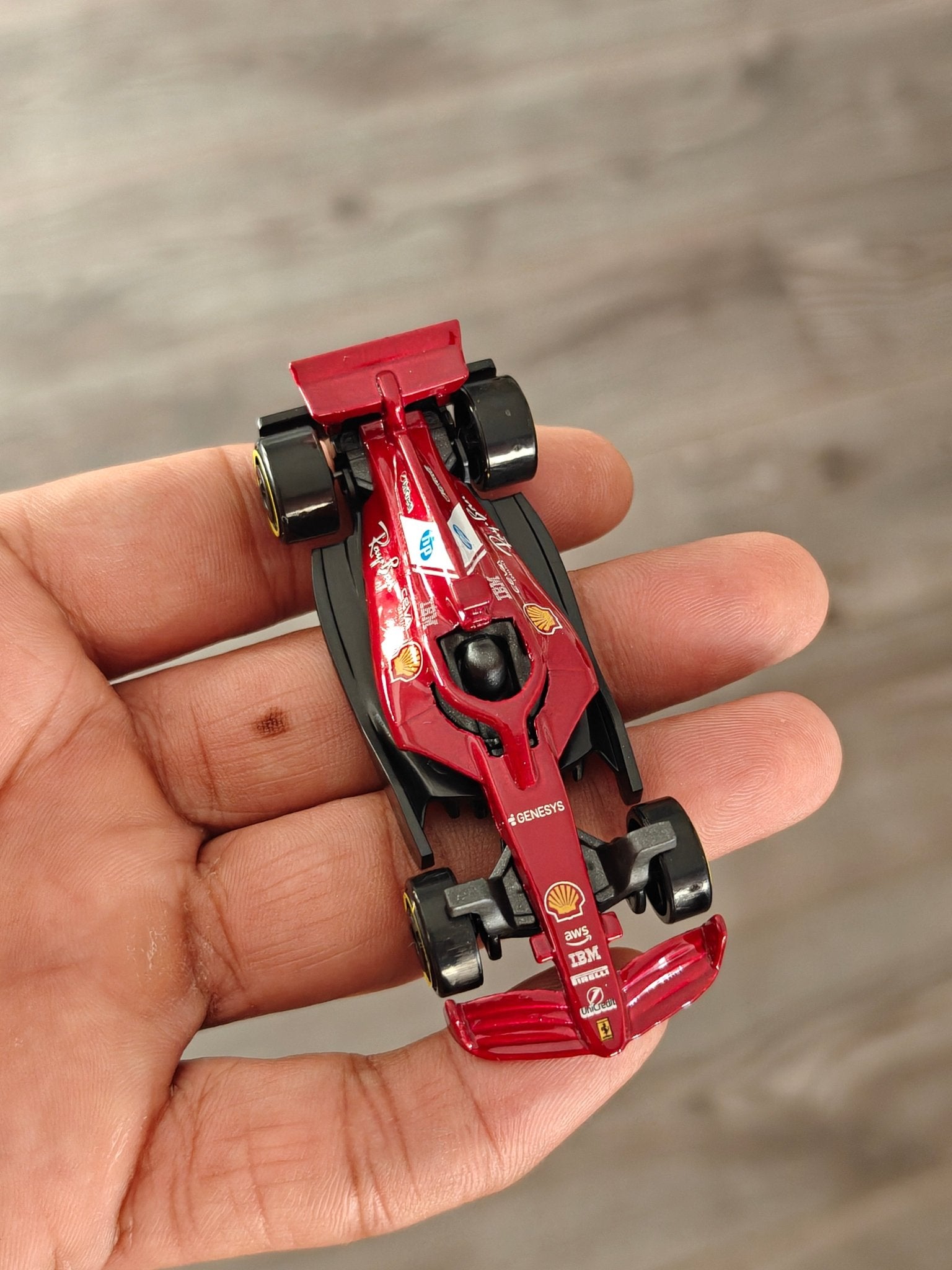 Hot Wheels Formula 1 Scuderia Ferrari HP - Red (Uncarded - New) - Kinder Logs
