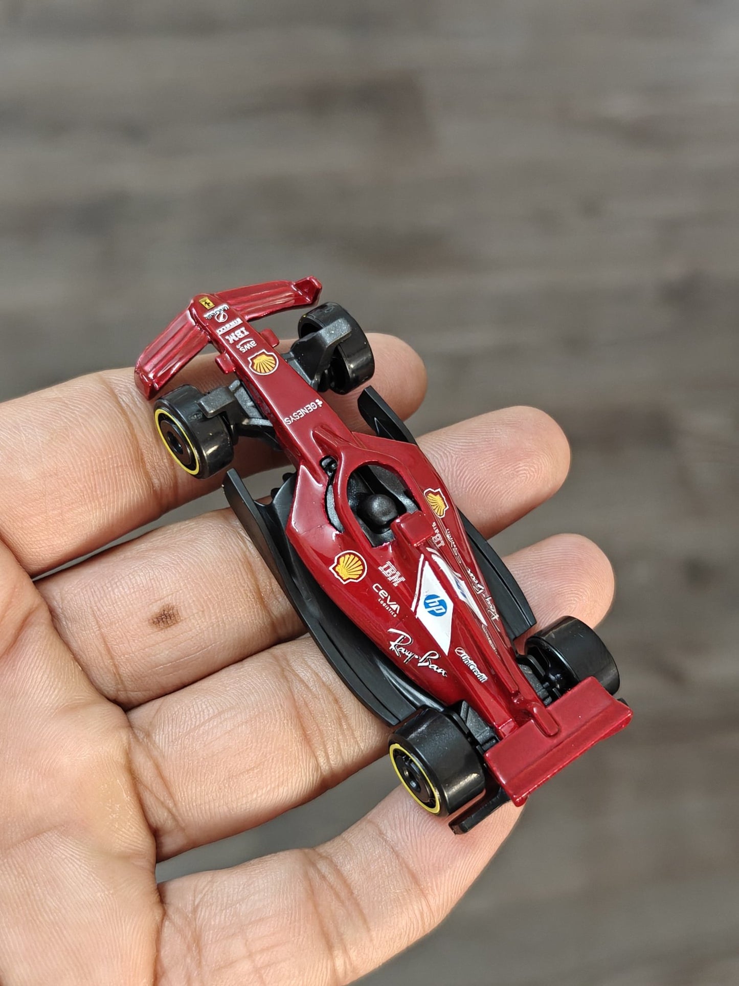 Hot Wheels Formula 1 Scuderia Ferrari HP - Red (Uncarded - New) - Kinder Logs