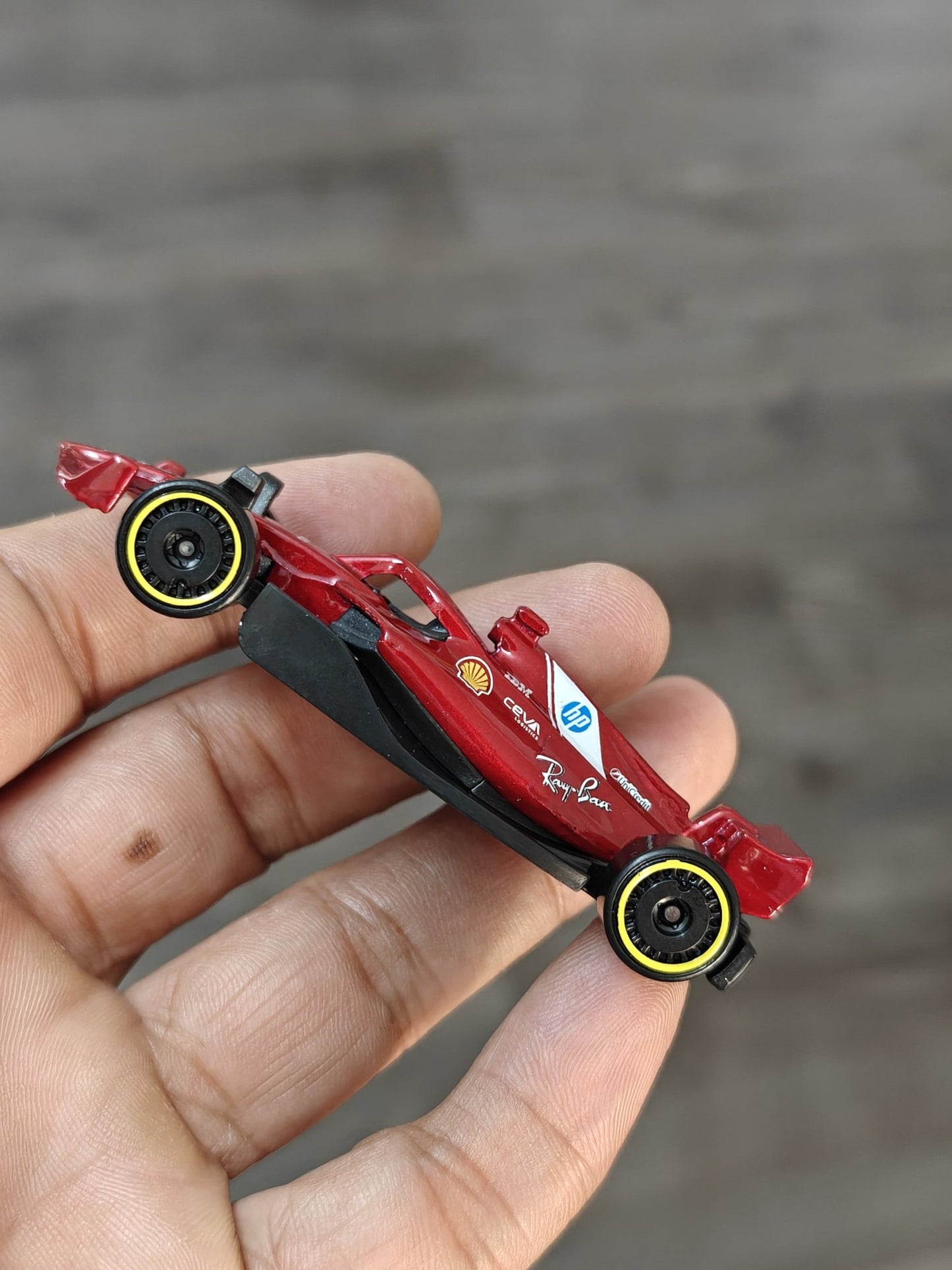 Hot Wheels Formula 1 Scuderia Ferrari HP - Red (Uncarded - New) - Kinder Logs