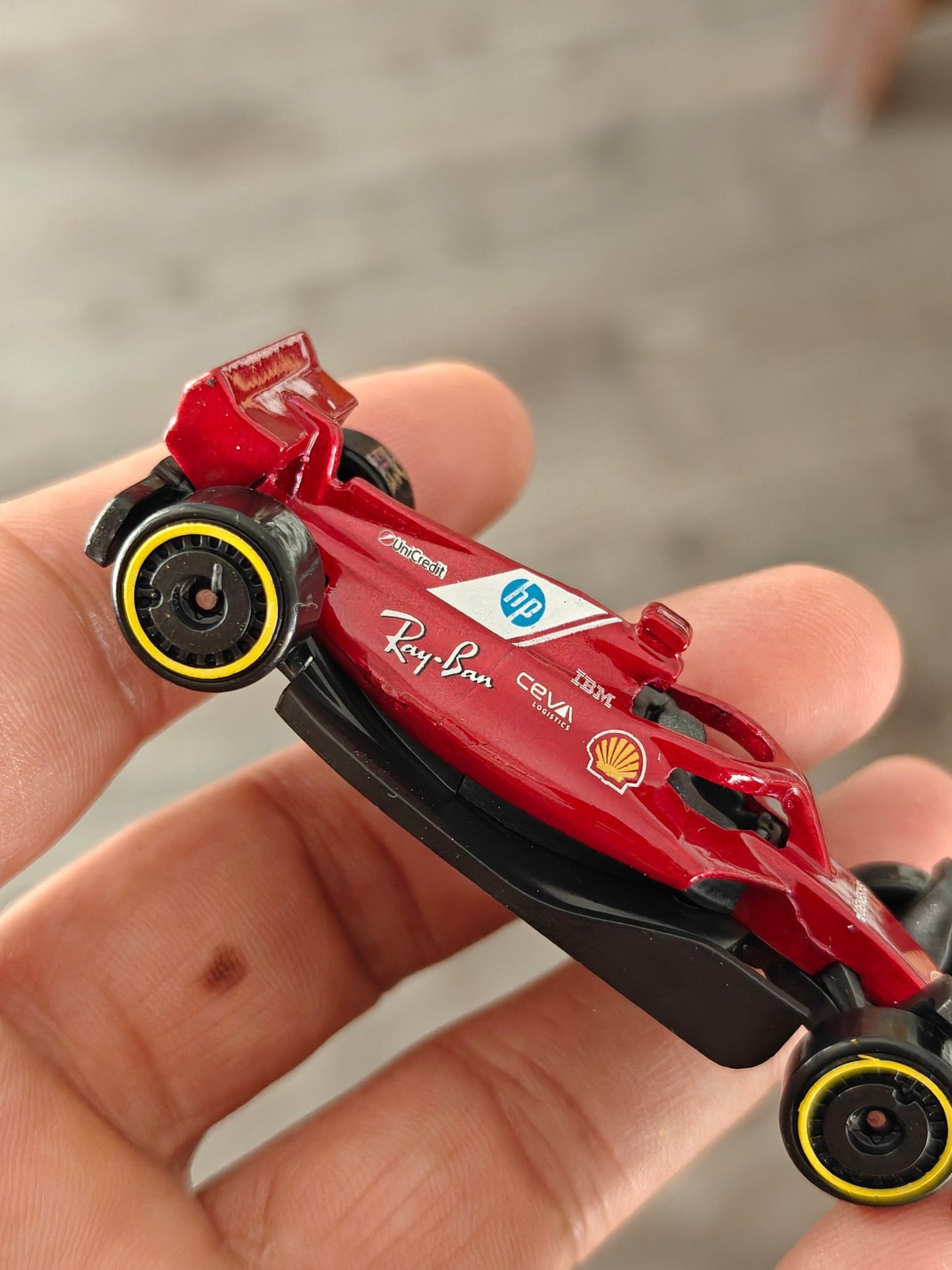Hot Wheels Formula 1 Scuderia Ferrari HP - Red (Uncarded - New) - Kinder Logs