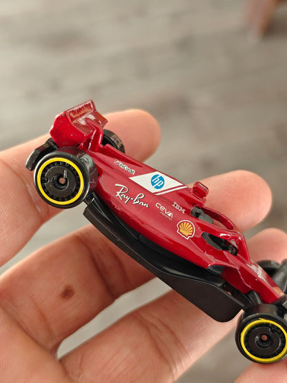 Hot Wheels Formula 1 Scuderia Ferrari HP - Red (Uncarded - New) - Kinder Logs