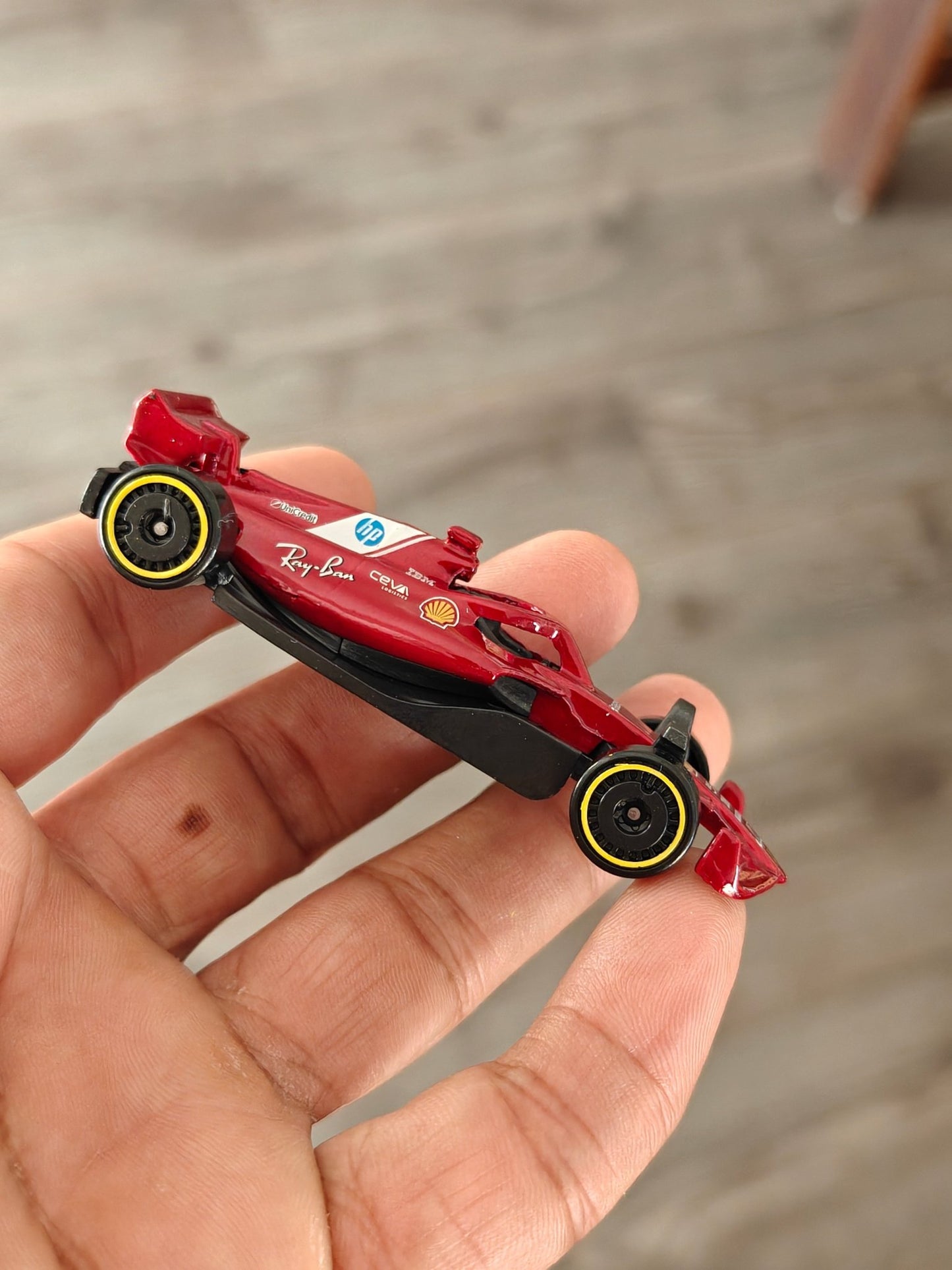 Hot Wheels Formula 1 Scuderia Ferrari HP - Red (Uncarded - New) - Kinder Logs
