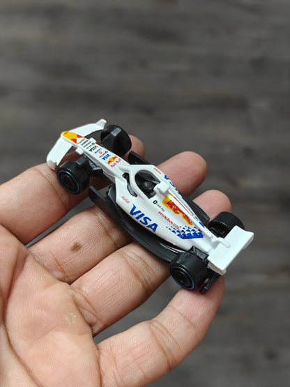 Hot Wheels Formula 1 VISA Cash App Racing Bulls - White (Uncarded - New) - Kinder Logs