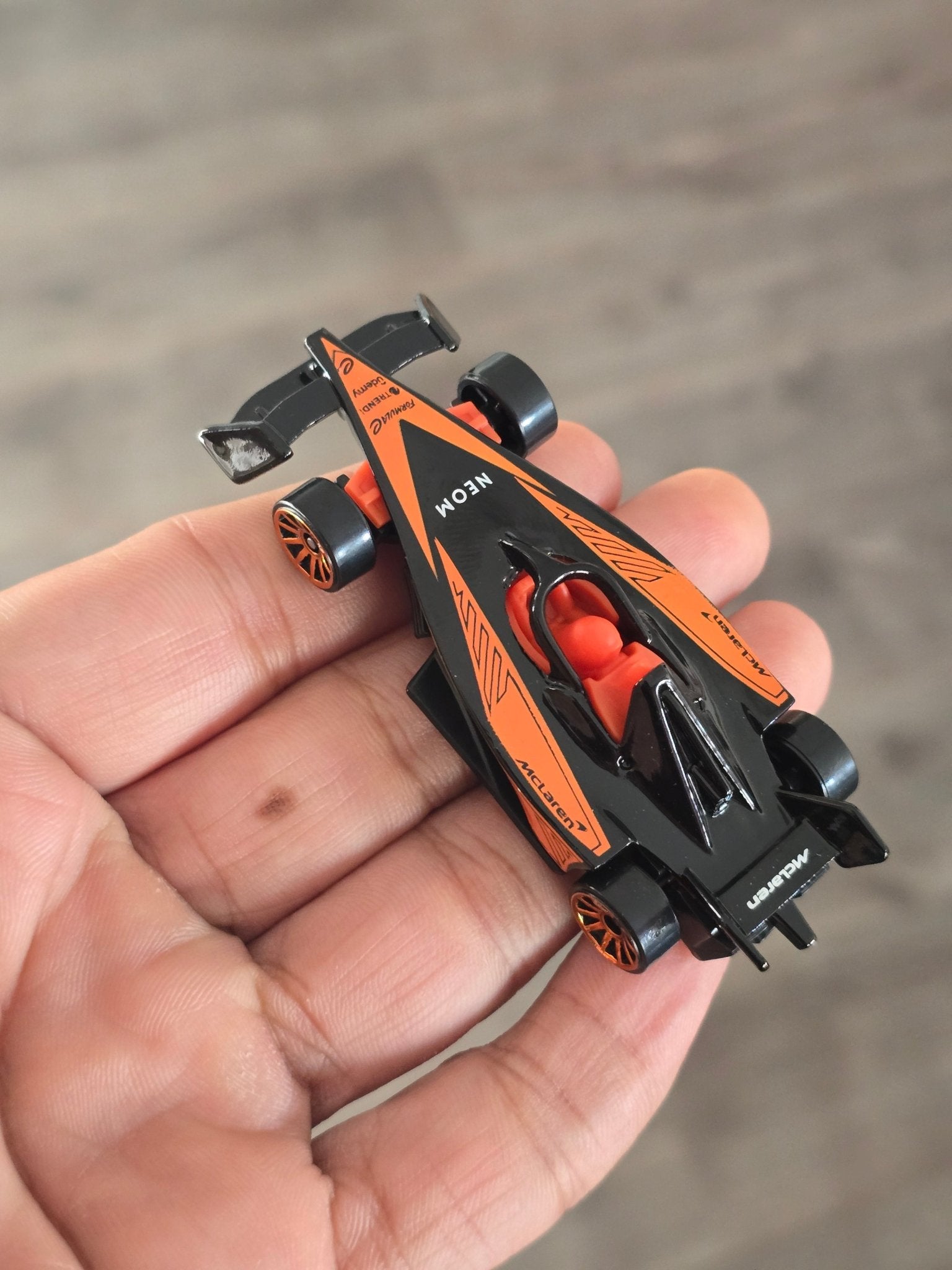 Hot Wheels Formula E Gen 3 McLaren Edition (Uncarded - New) - Kinder Logs