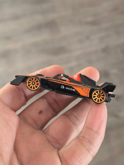 Hot Wheels Formula E Gen 3 McLaren Edition (Uncarded - New) - Kinder Logs