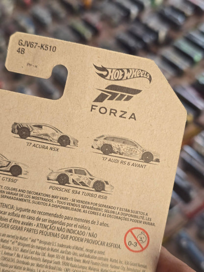 Hot Wheels Forza Motorsport 2015 Land Rover Defender Double Cab (Imported) - Kinder Logs