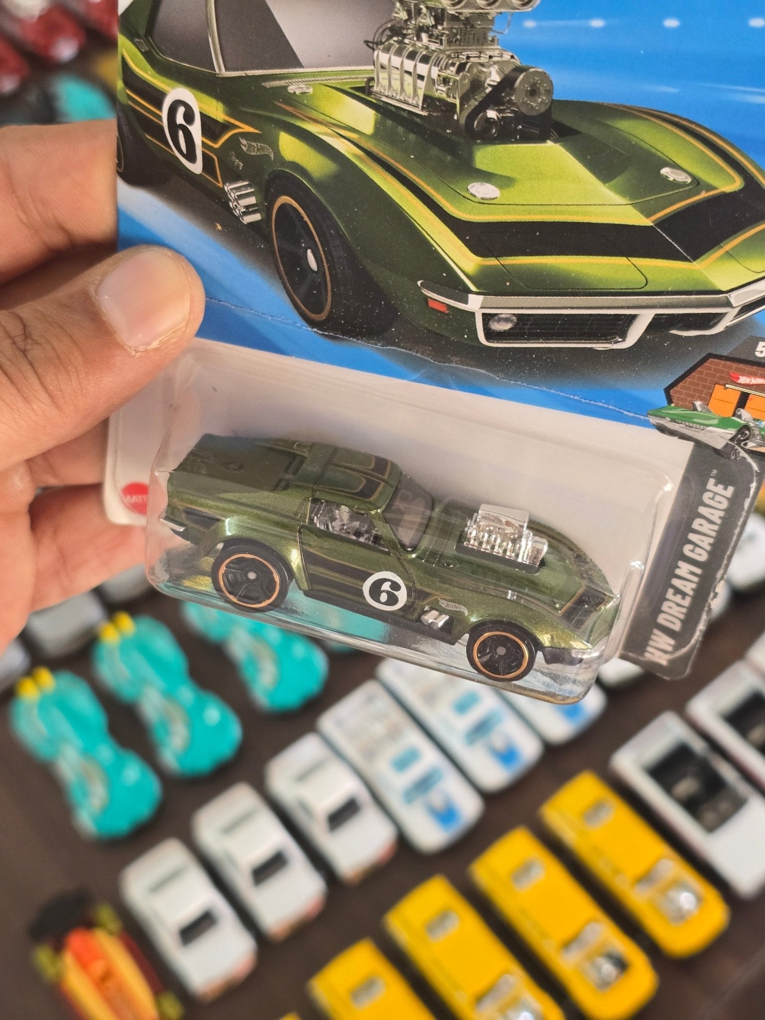 Hot Wheels Gas Monkey Garage 1968 Chevrolet Corvette - Green (Imported) - Kinder Logs