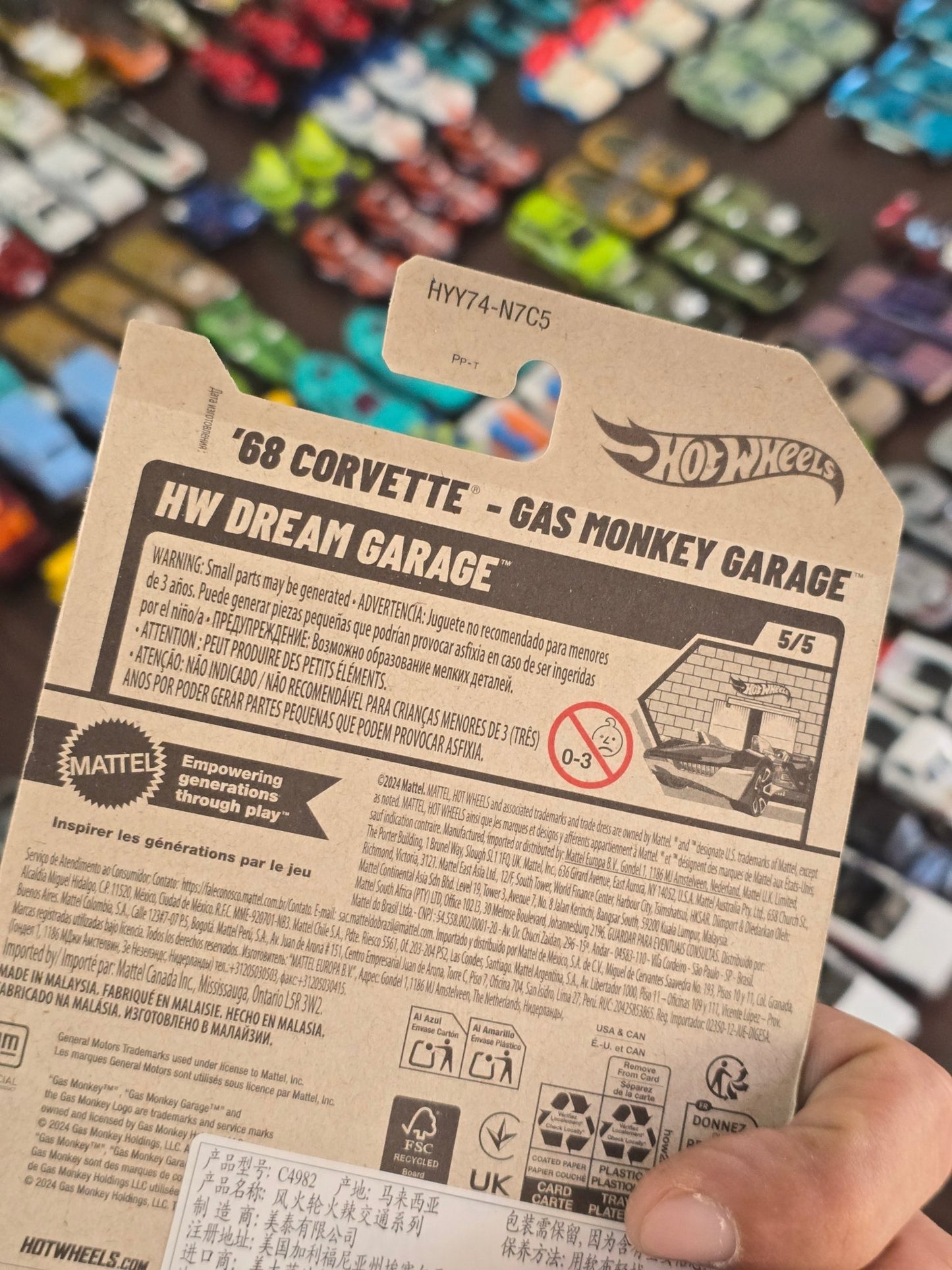 Hot Wheels Gas Monkey Garage 1968 Chevrolet Corvette - Green (Imported) - Kinder Logs