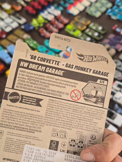 Hot Wheels Gas Monkey Garage 1968 Chevrolet Corvette - Green (Imported) - Kinder Logs