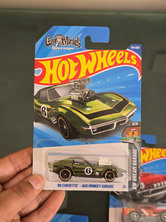 Hot Wheels Gas Monkey Garage 1968 Chevrolet Corvette - Green (Imported) - Kinder Logs