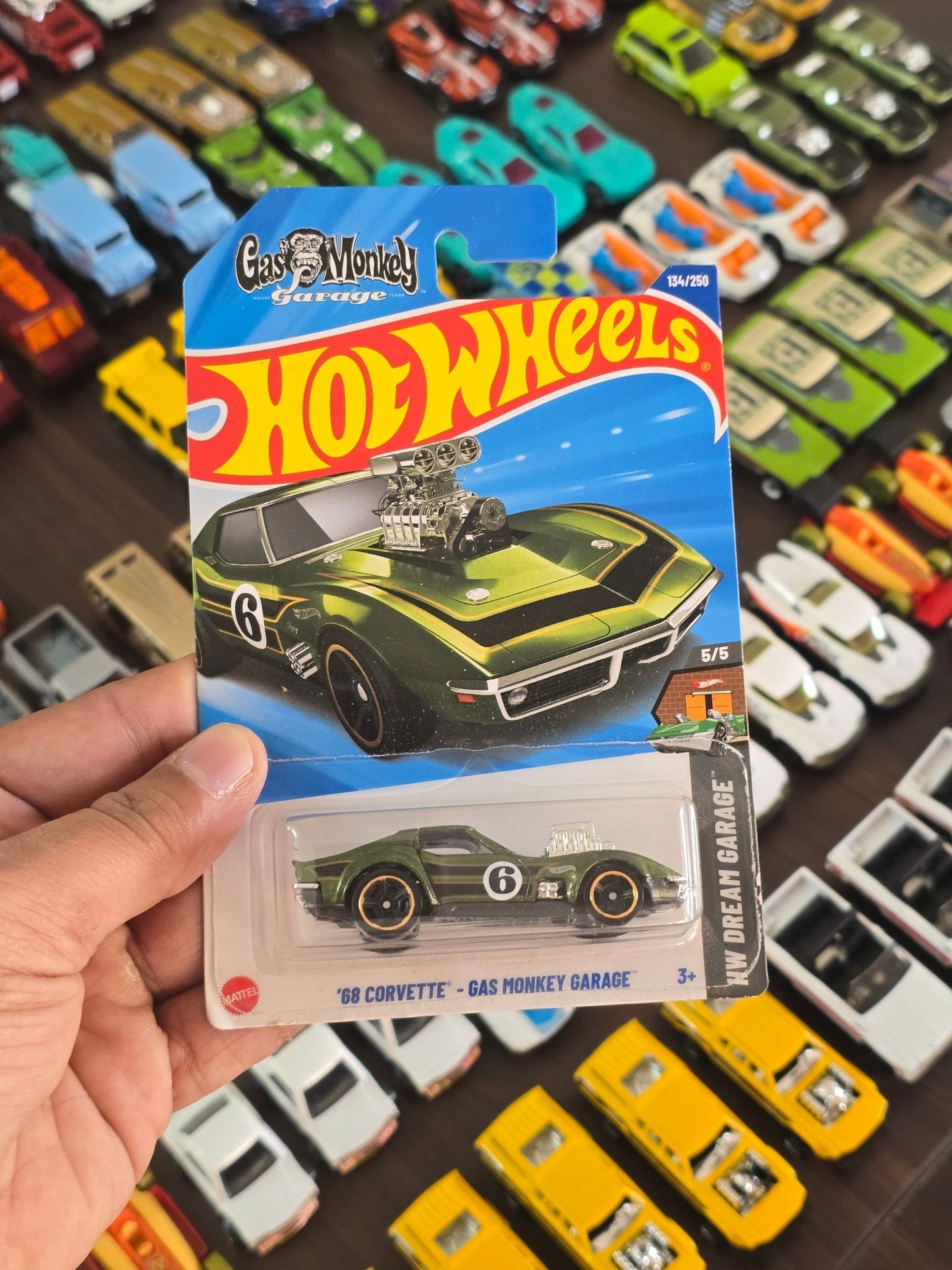 Hot Wheels Gas Monkey Garage 1968 Chevrolet Corvette - Green (Imported) - Kinder Logs