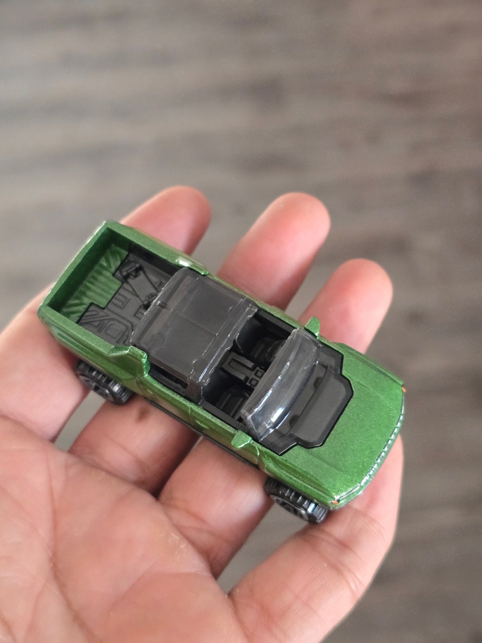 Hot Wheels GMC Hummer EV - Green (Uncarded - New) - Kinder Logs