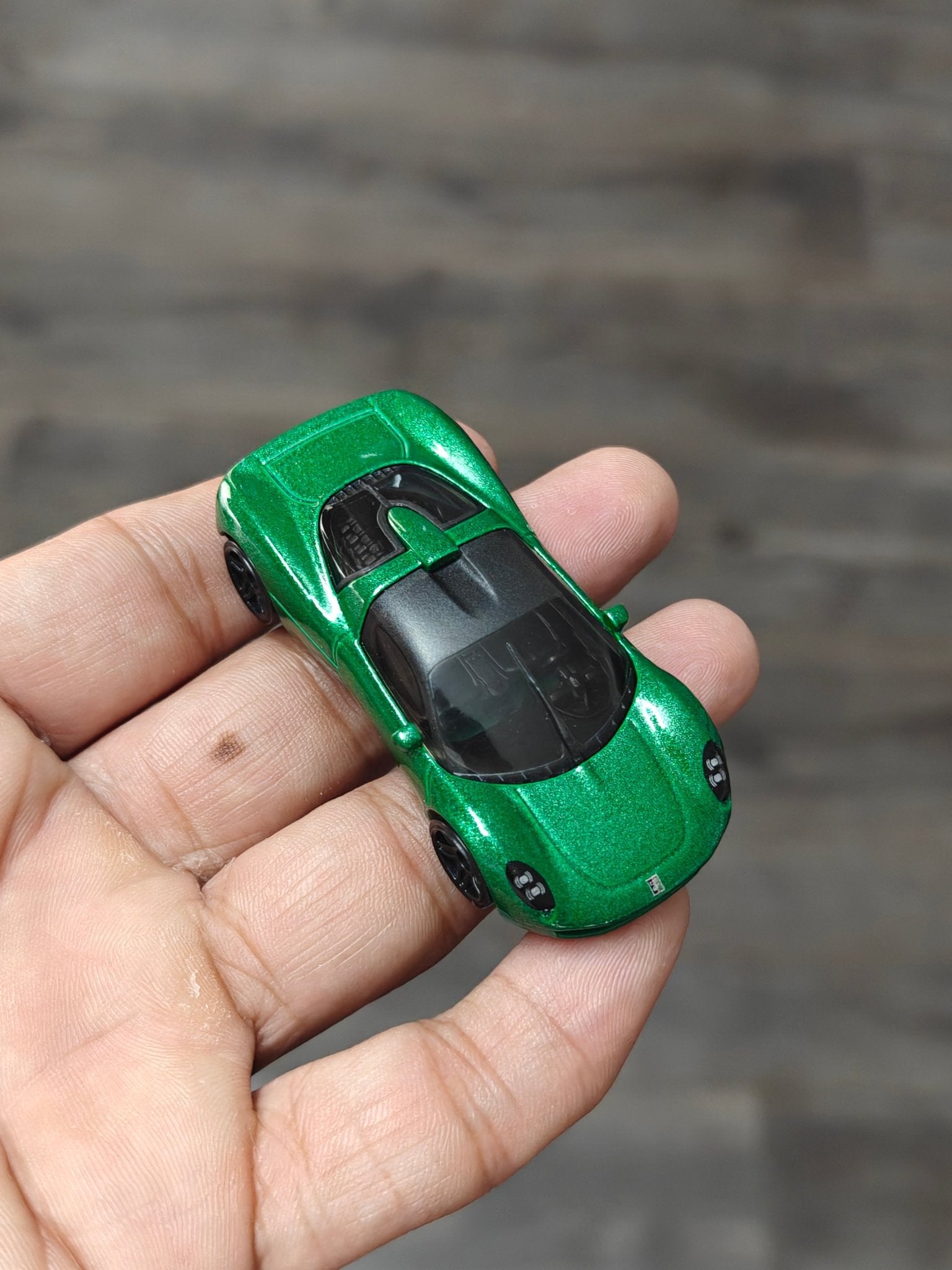 Hot Wheels Gordon Murray Automotive T.33 - Green (Uncarded - New) - Kinder Logs
