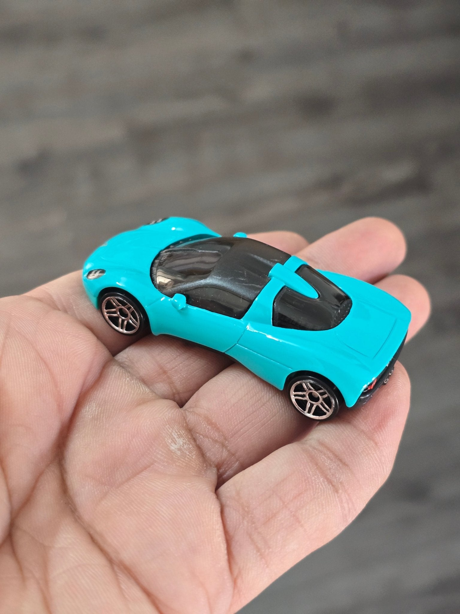 Hot Wheels Gordon Murray Automotive T.33 - Turquoise (Uncarded - New) - Kinder Logs