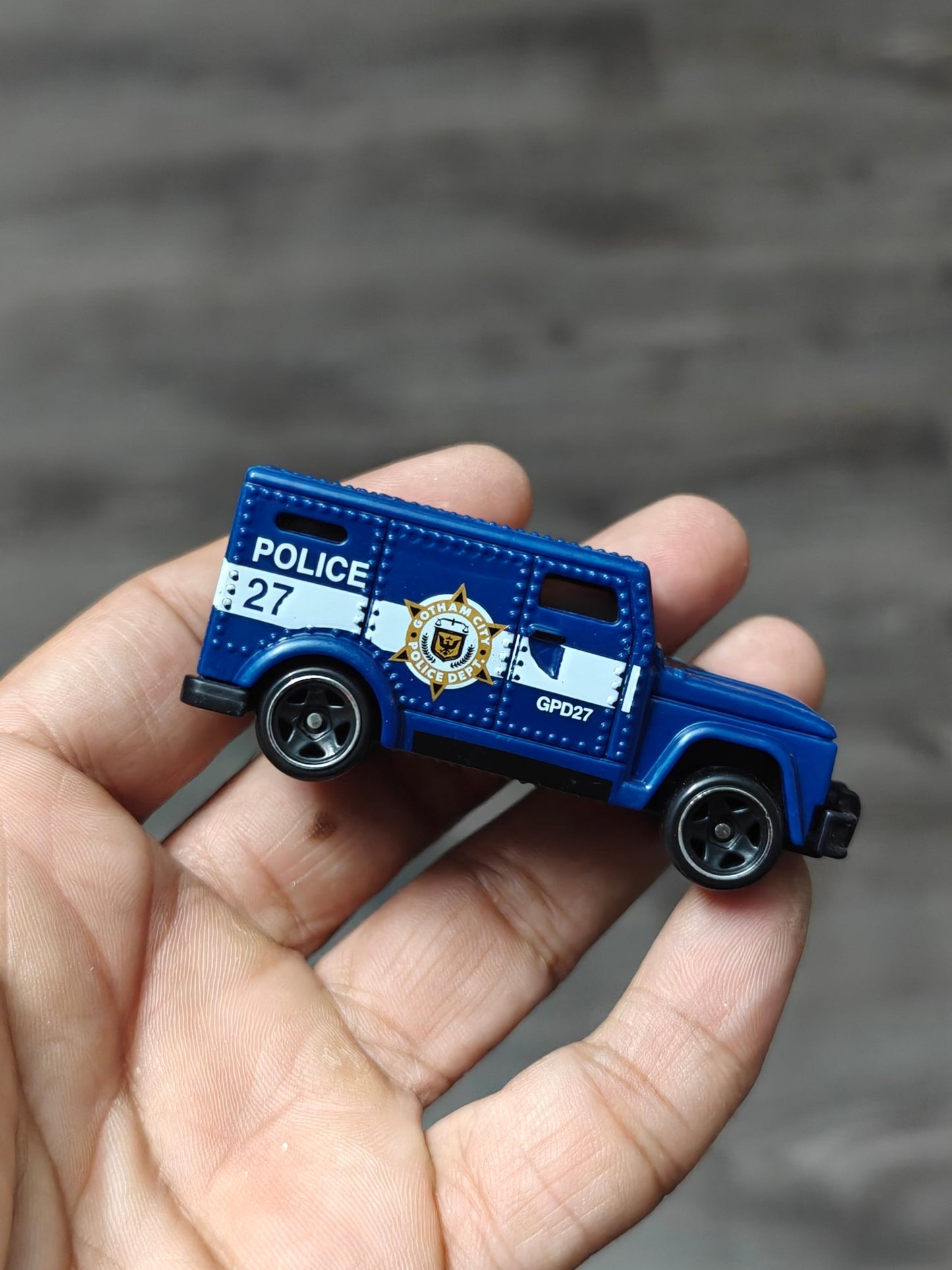 Hot Wheels Gotham City PD Armored Truck (Uncarded - New) - Kinder Logs