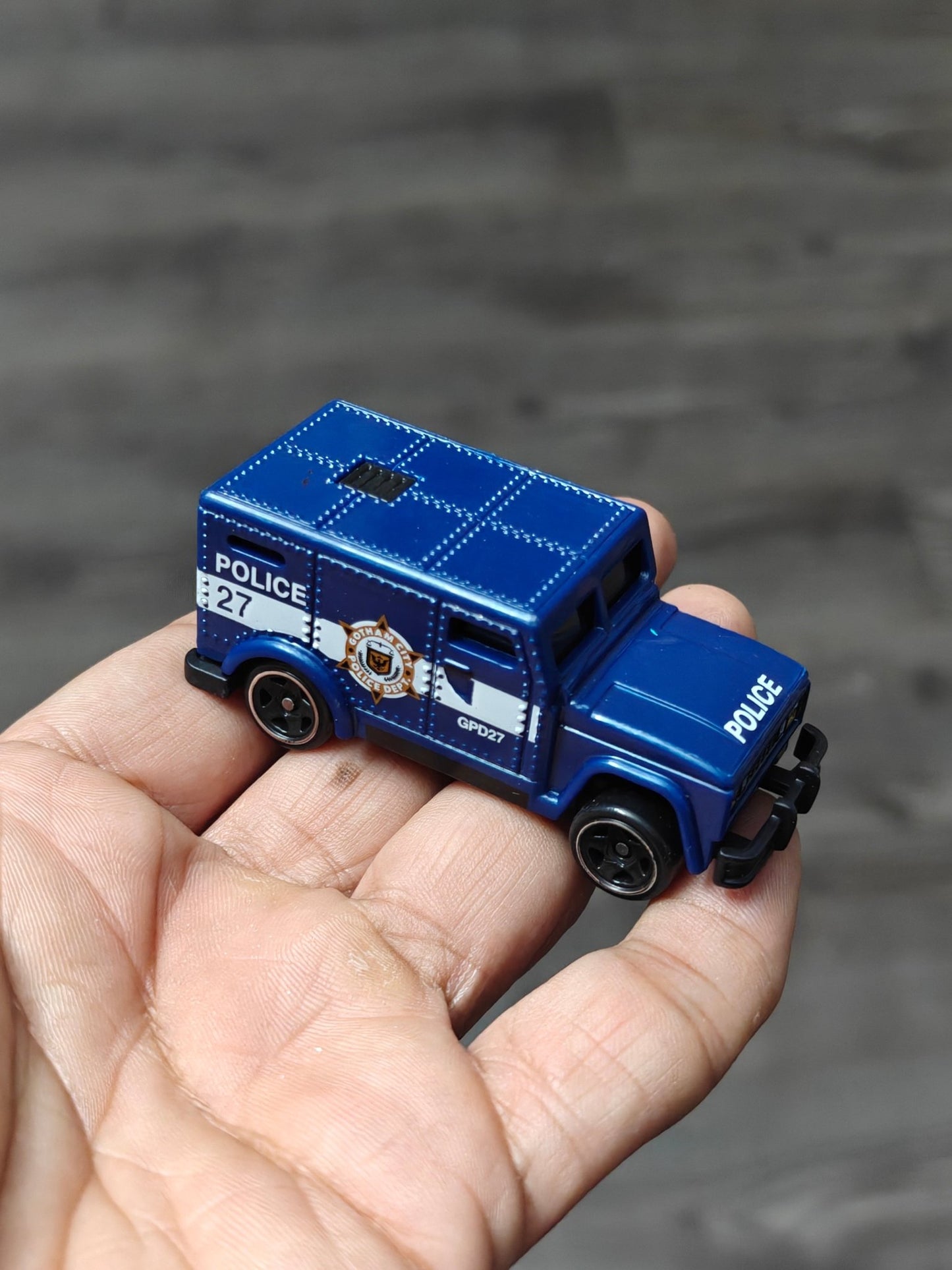 Hot Wheels Gotham City PD Armored Truck (Uncarded - New) - Kinder Logs