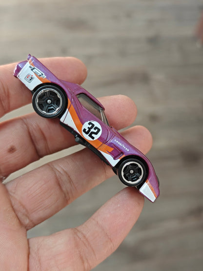 Hot Wheels Greenwood Chevrolet Corvette (Uncarded - New) - Kinder Logs