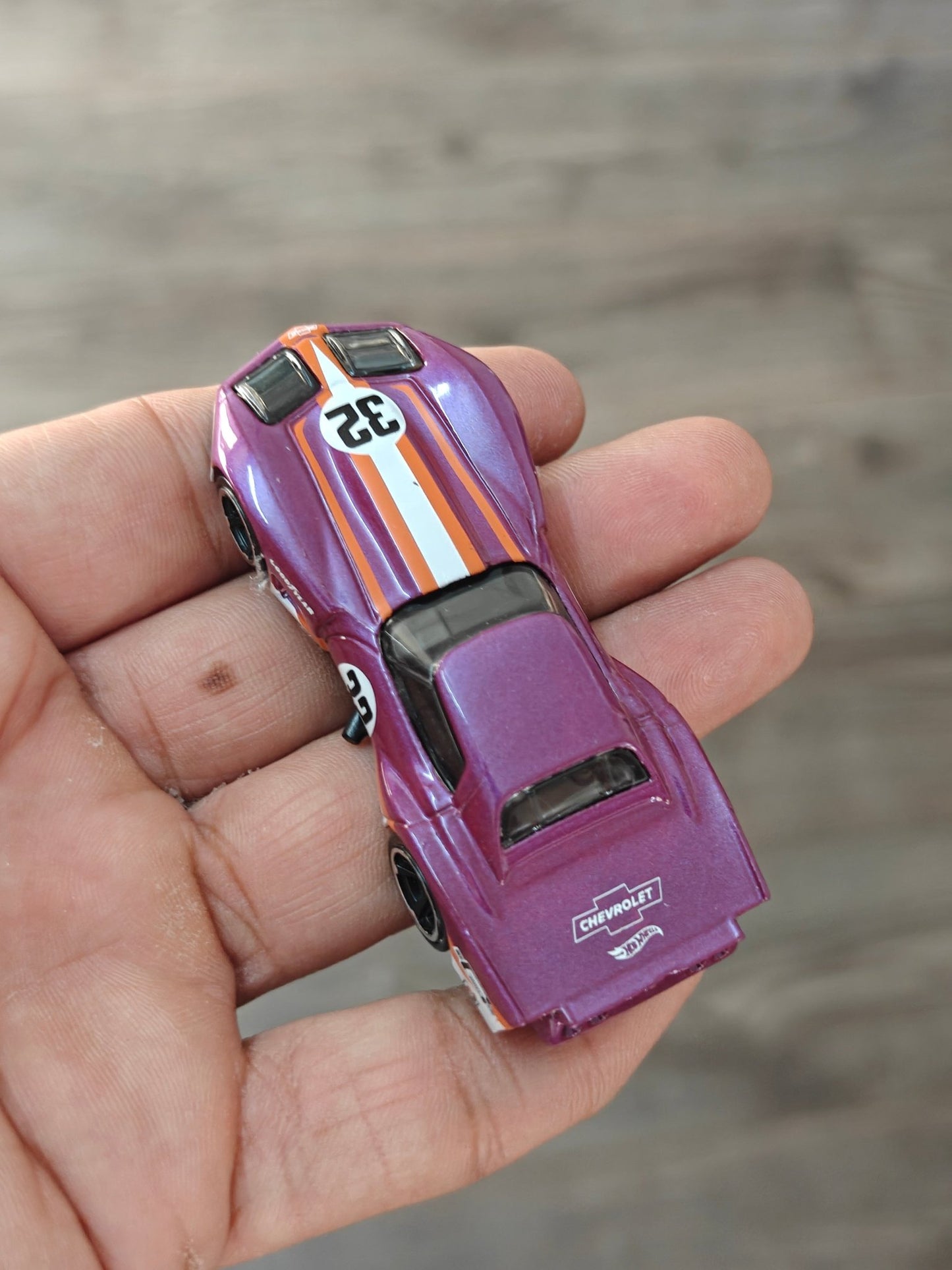 Hot Wheels Greenwood Chevrolet Corvette (Uncarded - New) - Kinder Logs