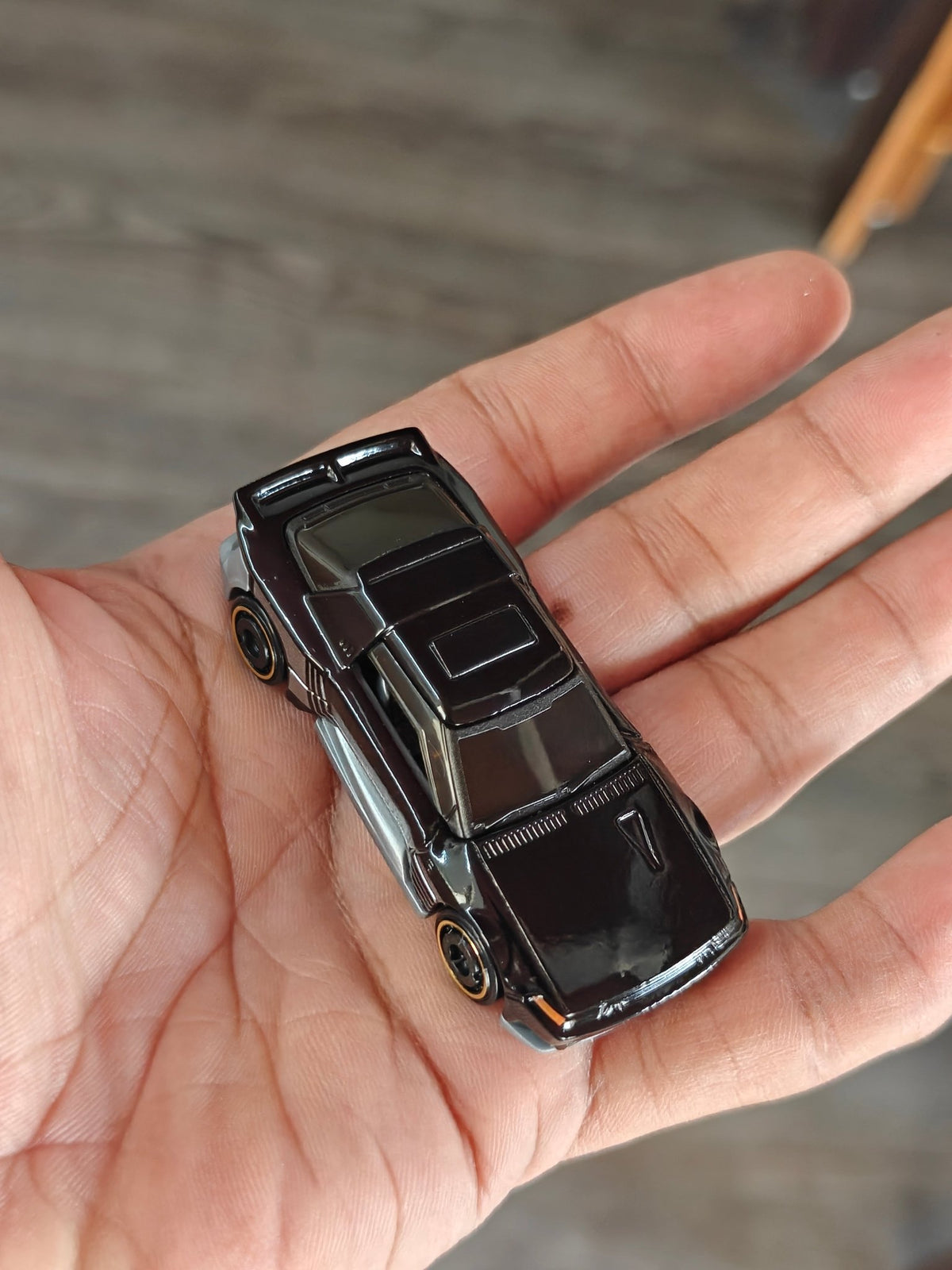 Hot Wheels Hako Type D - Black (Uncarded - New) - Kinder Logs