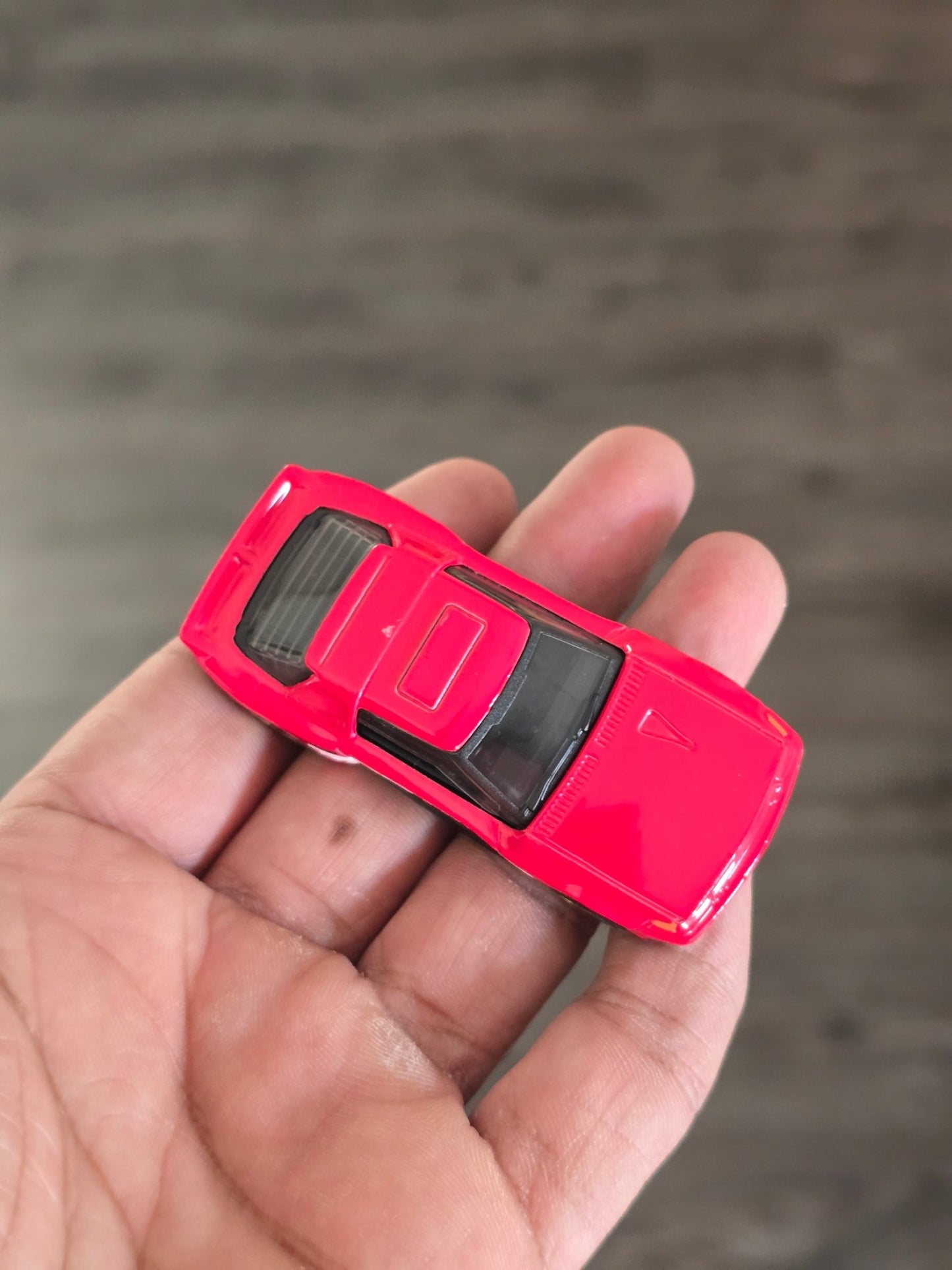 Hot Wheels Hako Type D - Red (Uncarded - New) - Kinder Logs