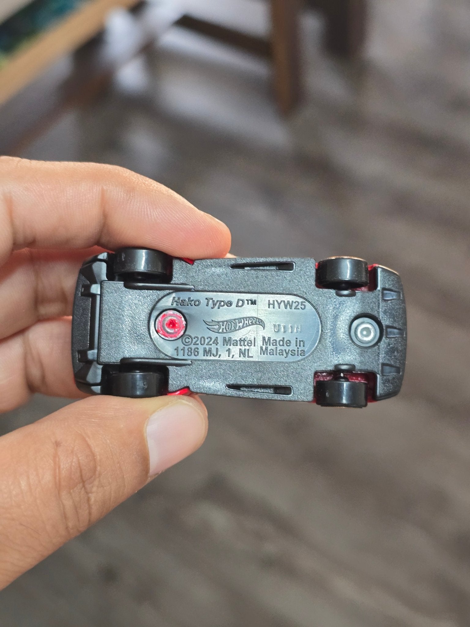 Hot Wheels Hako Type D - Red (Uncarded - New) - Kinder Logs