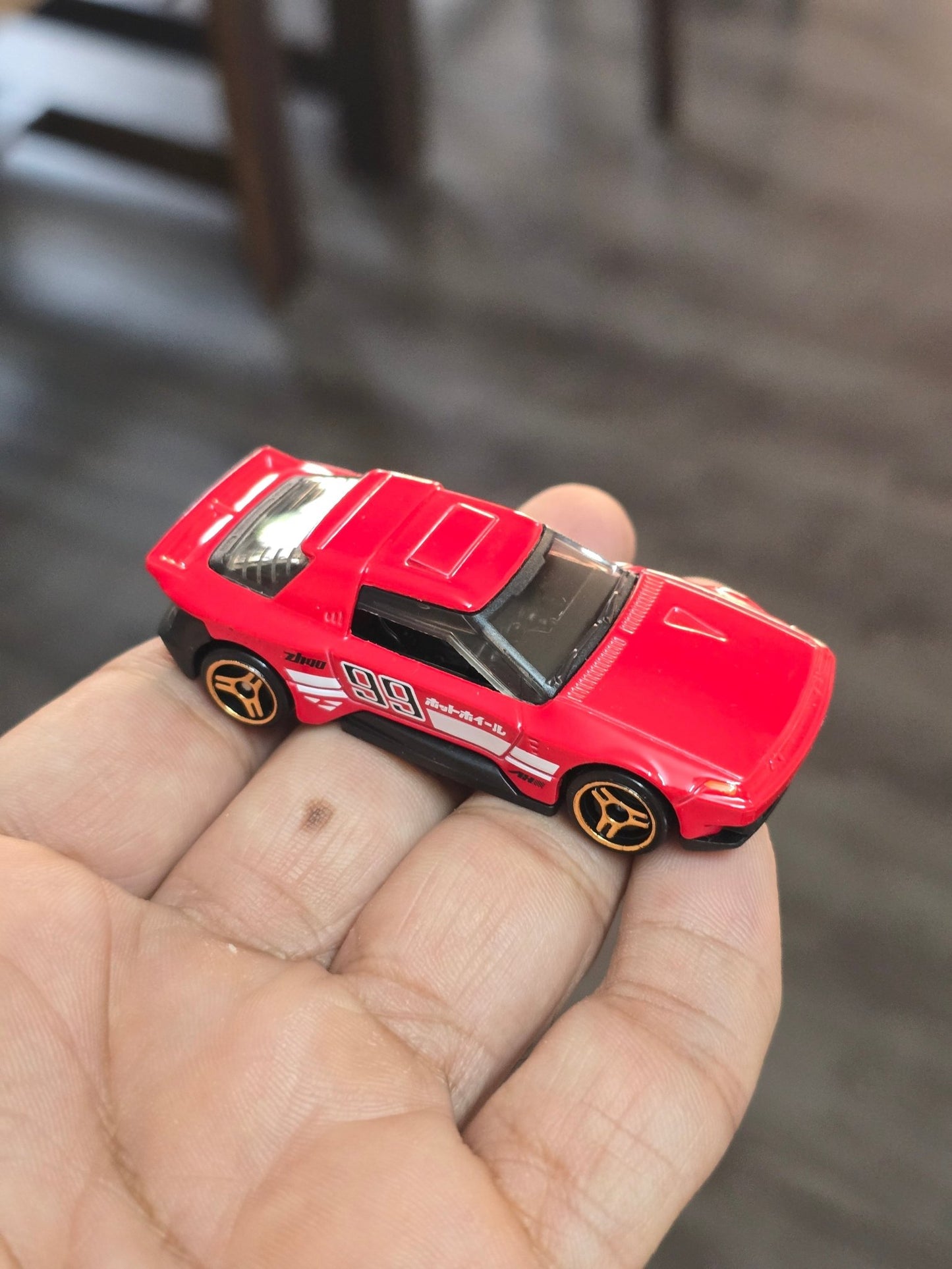 Hot Wheels Hako Type D - Red (Uncarded - New) - Kinder Logs