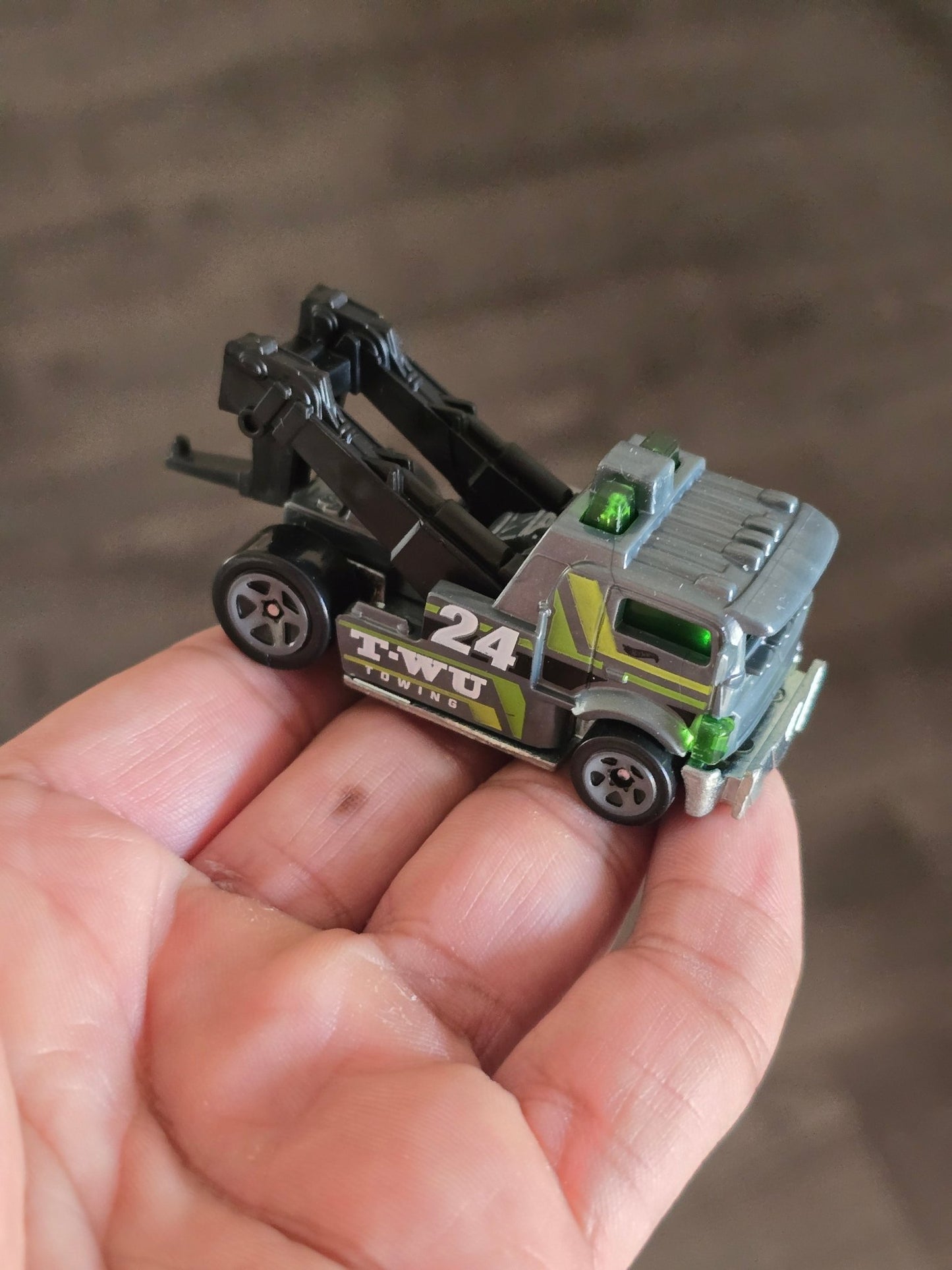 Hot Wheels Heavy Hitcher - Grey (Uncarded - New) - Kinder Logs