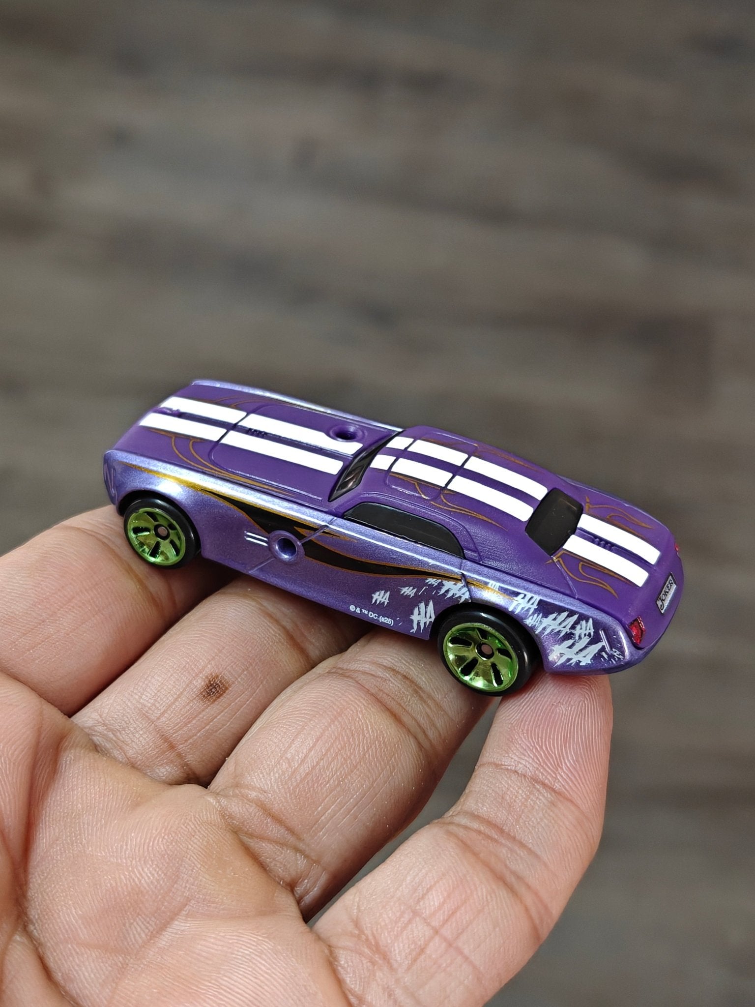 Hot Wheels Hi - Roller II Batman Joker Edition (Uncarded - New) - Kinder Logs