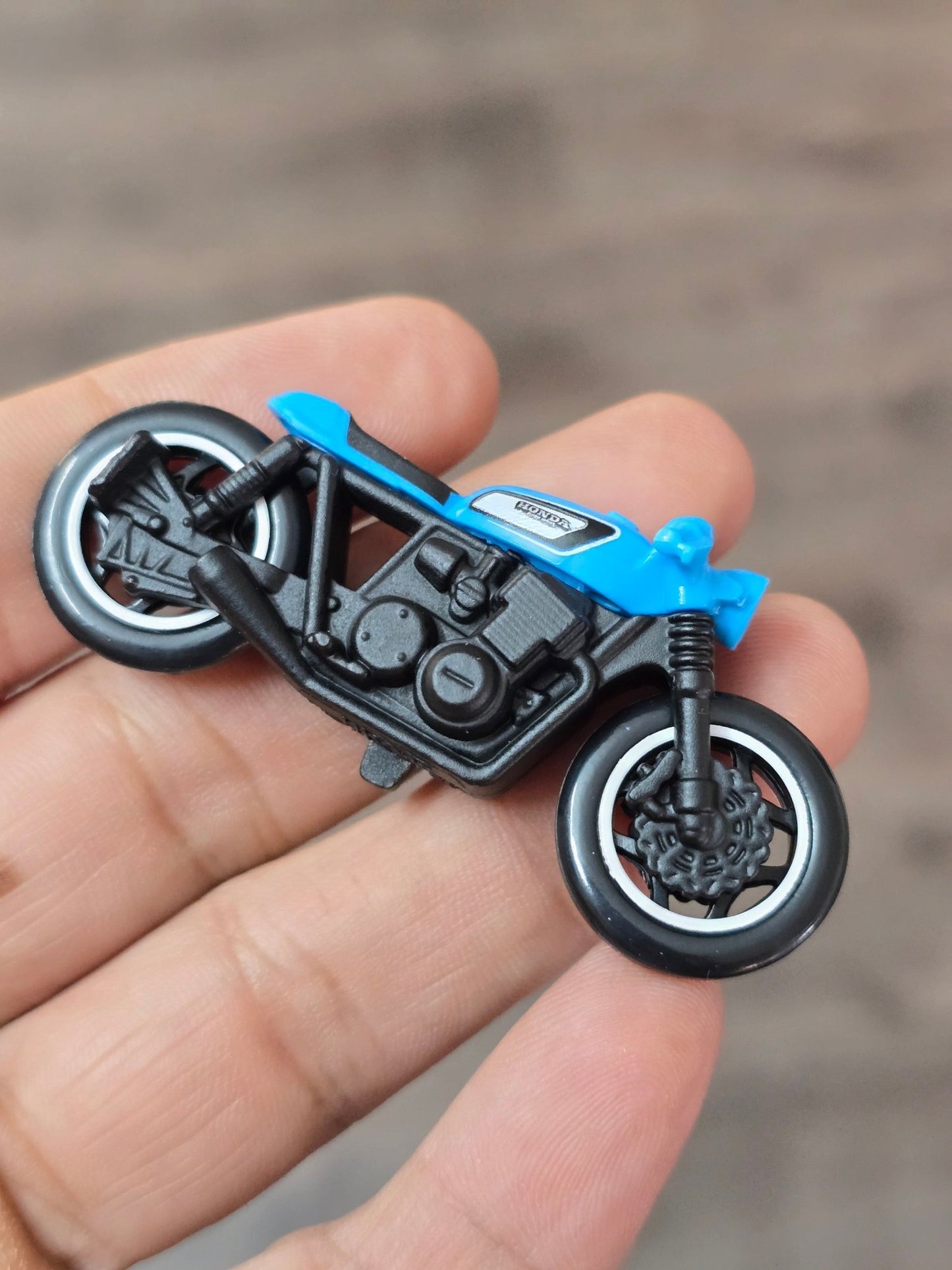 Hot Wheels Honda CB750 Cafe - Blue (Uncarded - New) - Kinder Logs