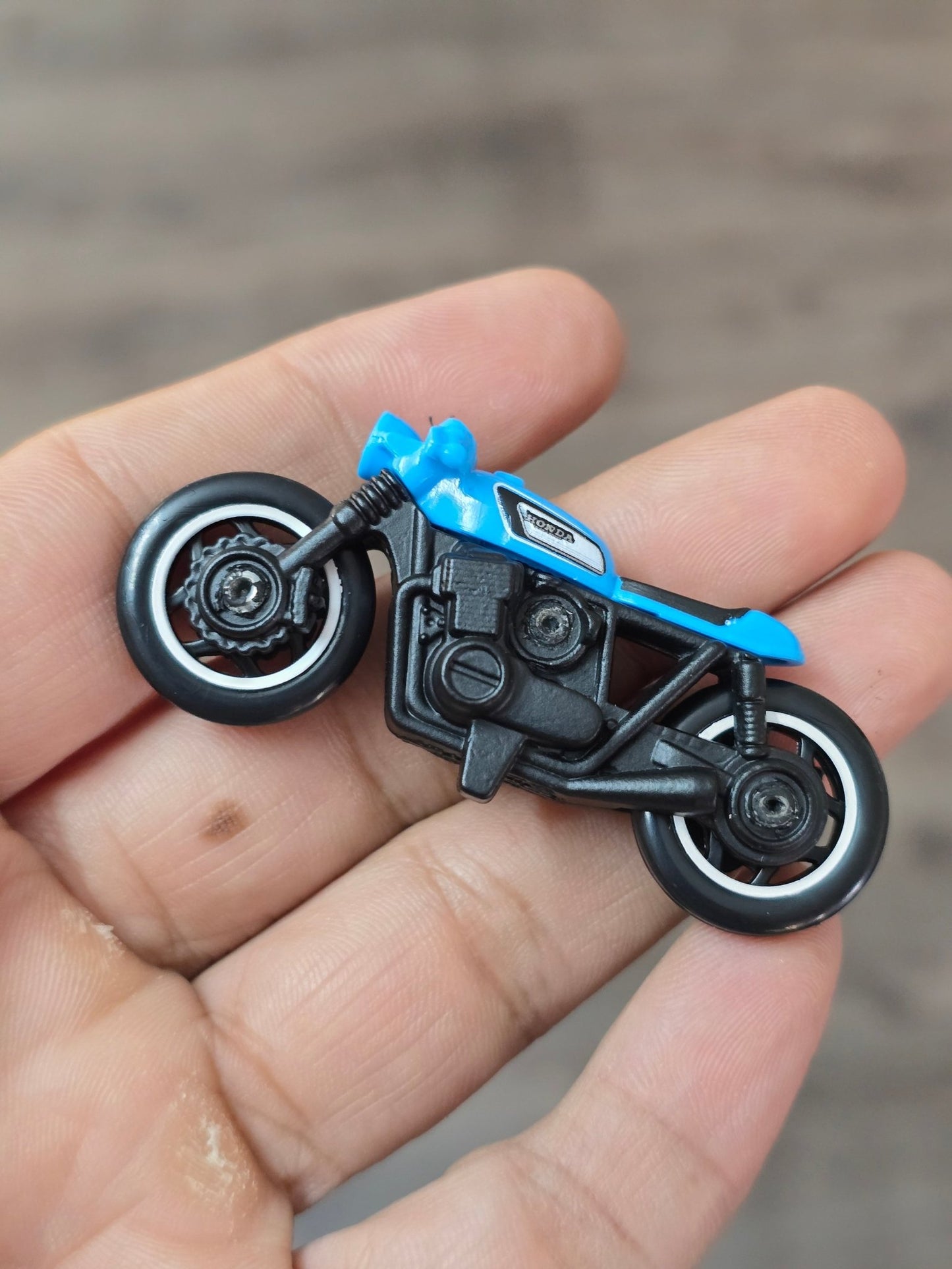 Hot Wheels Honda CB750 Cafe - Blue (Uncarded - New) - Kinder Logs