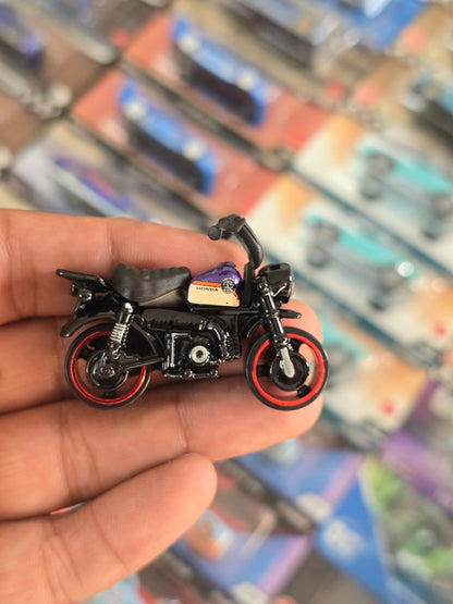 Hot Wheels Honda Monkey 250 (Uncarded) - Kinder Logs
