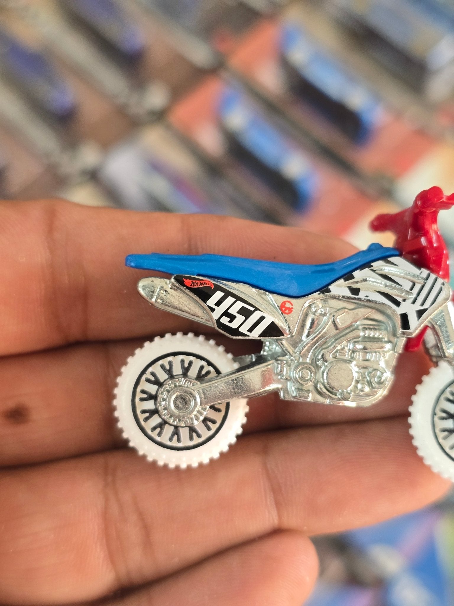 Hot Wheels HW450F Dirt Bike (Uncarded) - Kinder Logs
