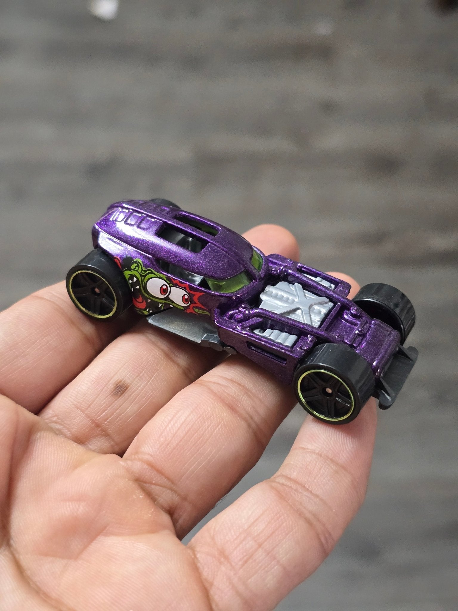 Hot Wheels HW50 Concept Car (Uncarded - New) - Kinder Logs