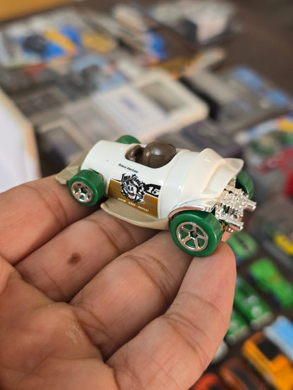 Hot Wheels Instant Boost - White (Uncarded - New) - Kinder Logs