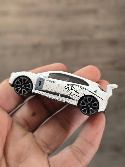 Hot Wheels Jaguar i - Pace eTrophy - White (Uncarded - New) - Kinder Logs