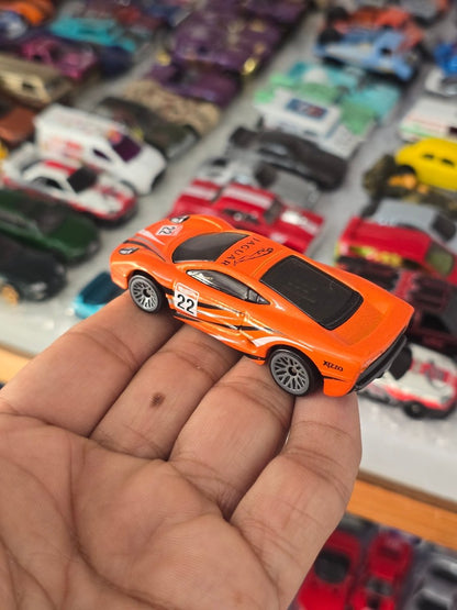 Hot Wheels Jaguar XJ220 - Orange (Uncarded) - Kinder Logs