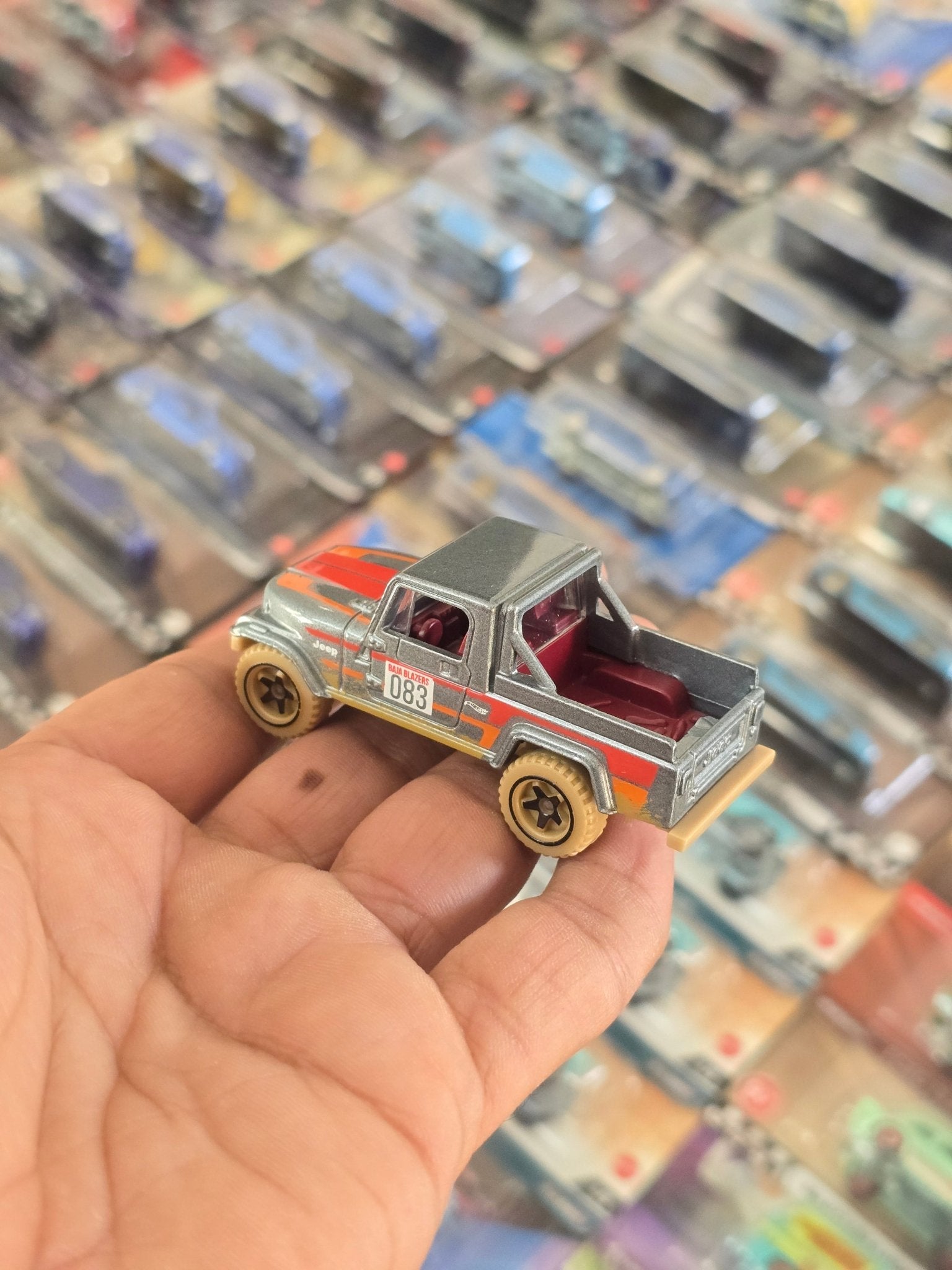 Hot Wheels Jeep Scrambler SUV - Grey (Uncarded) - Kinder Logs