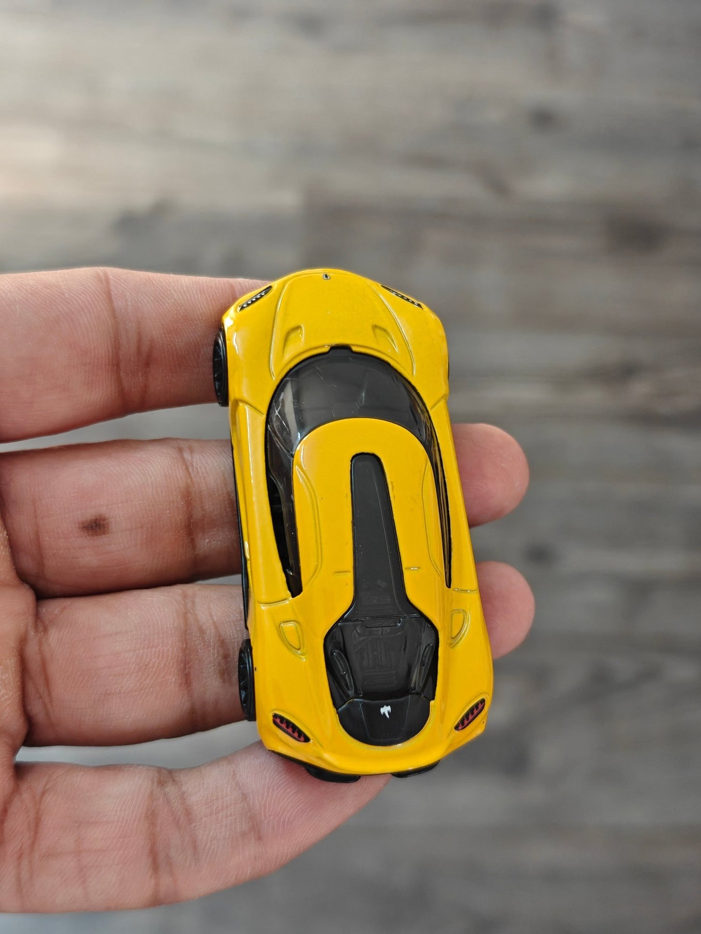 Hot Wheels Koenigsegg Gemera - Yellow (Uncarded) - Kinder Logs